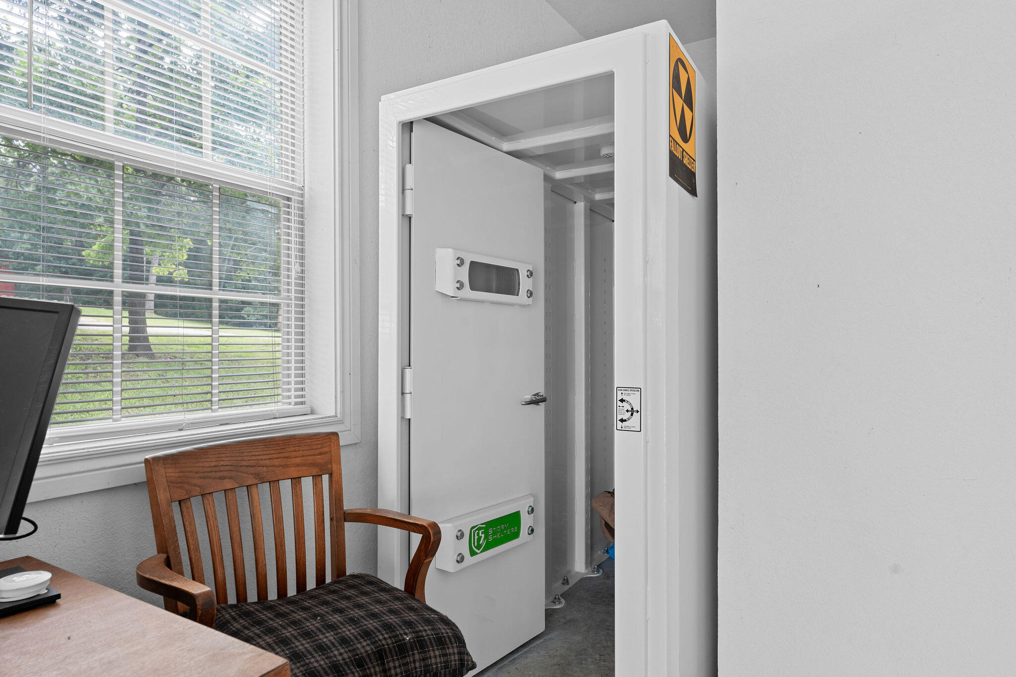 main property photo 32