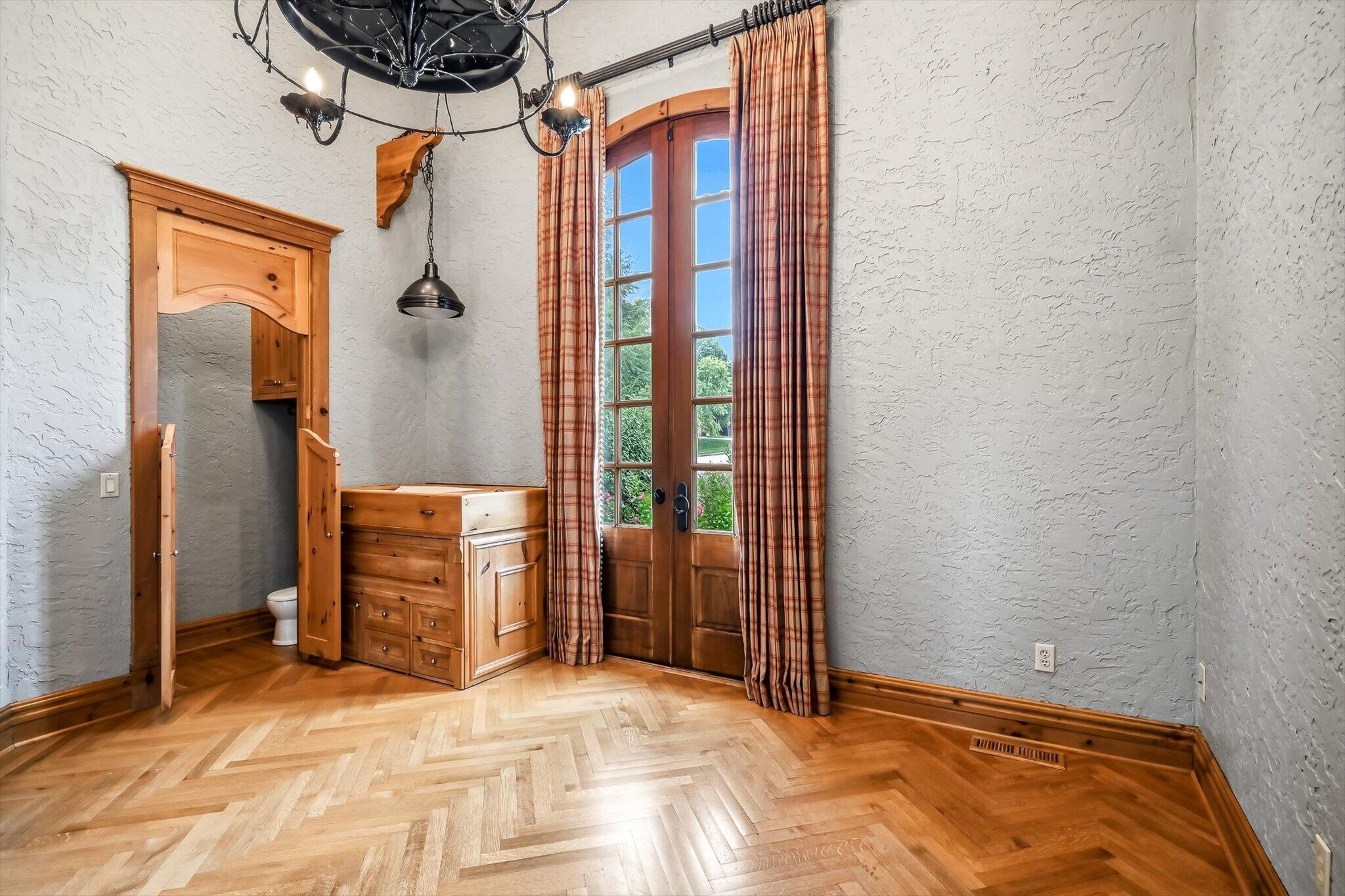 main property photo 27