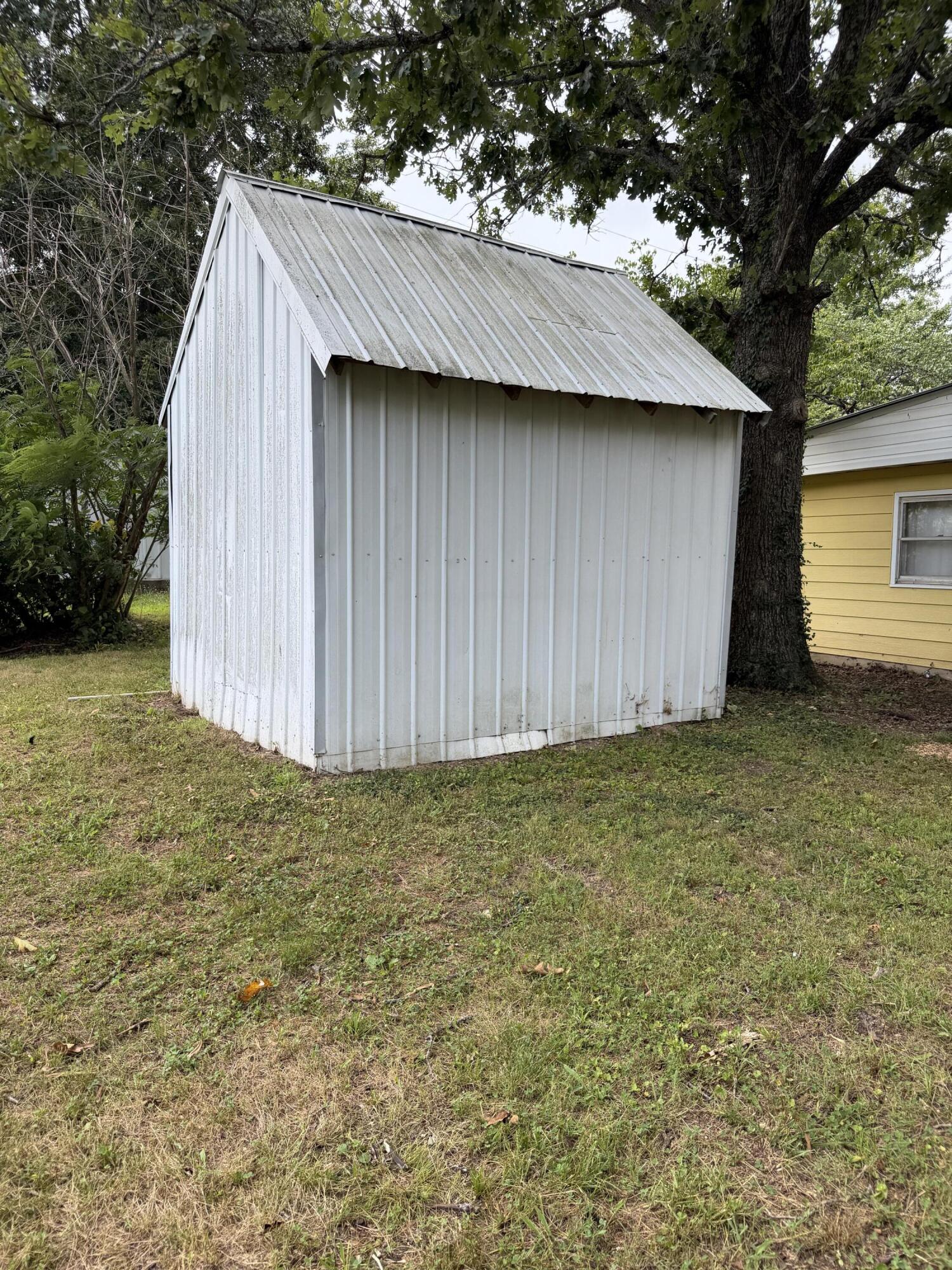 main property photo 35
