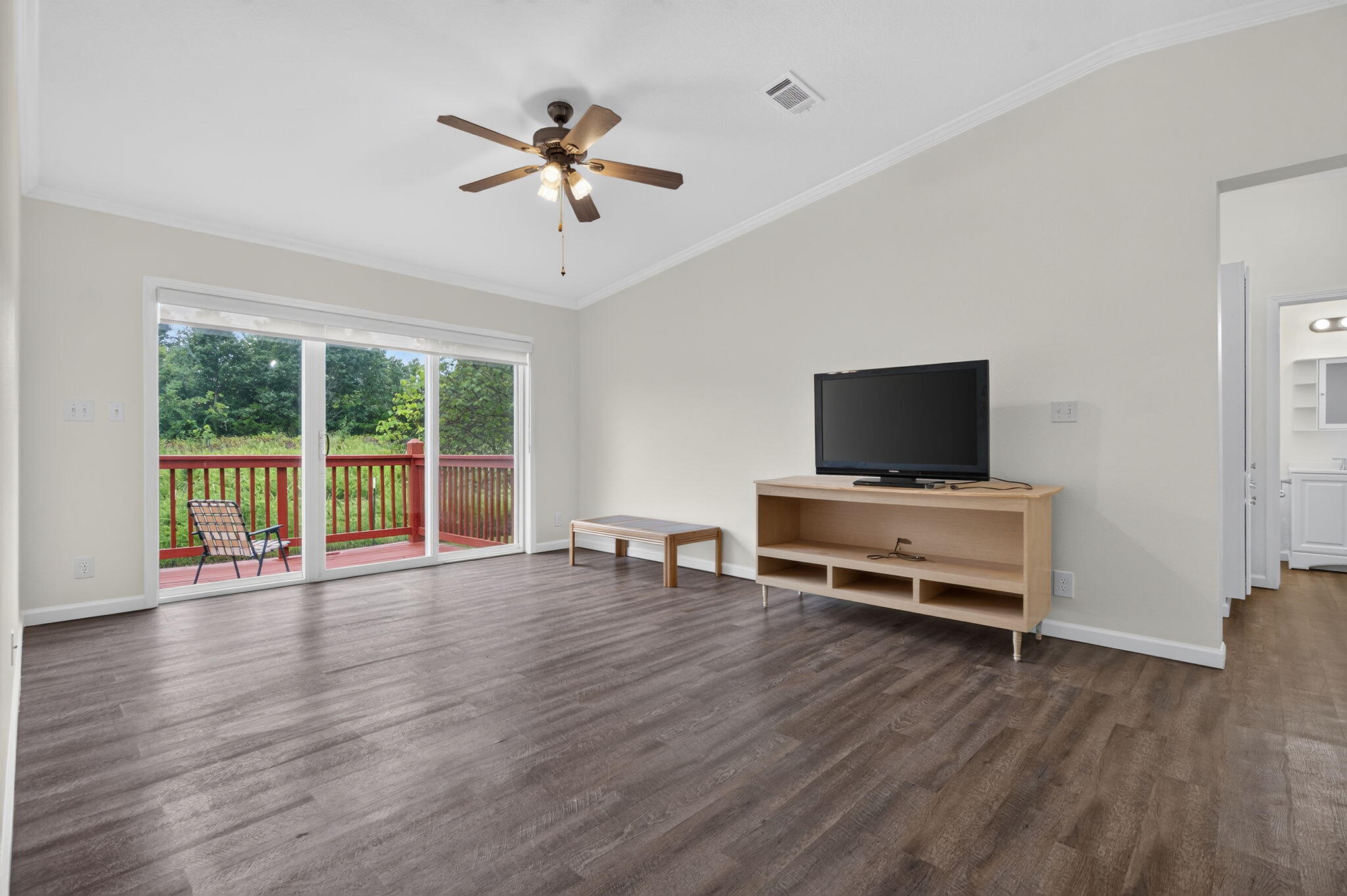 property viewer photo 12