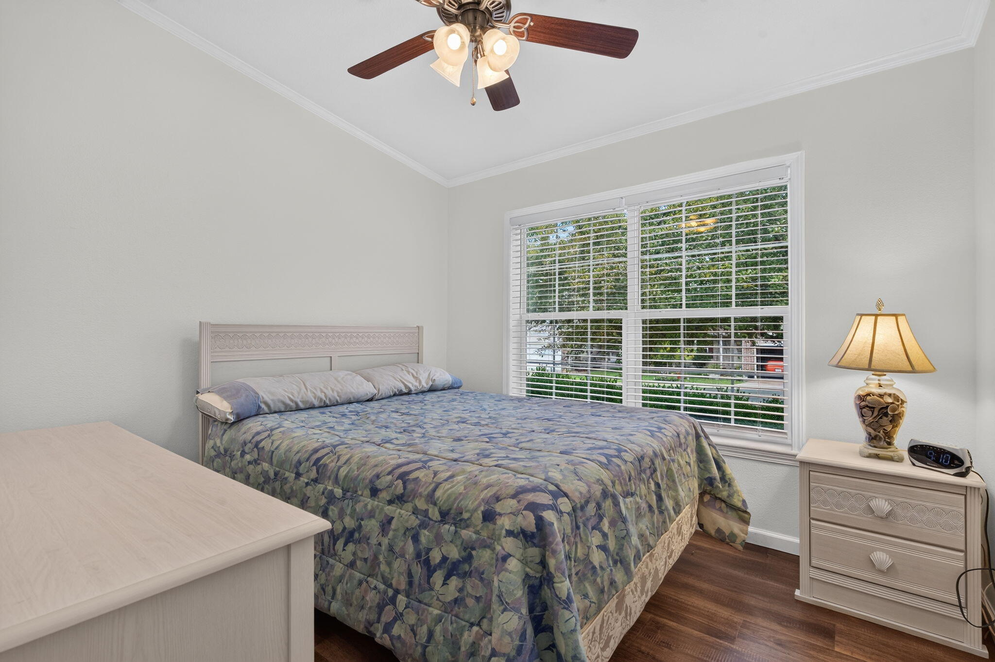 property viewer photo 18