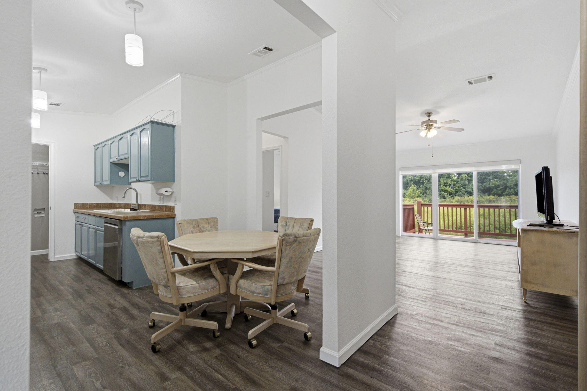 property viewer photo 3