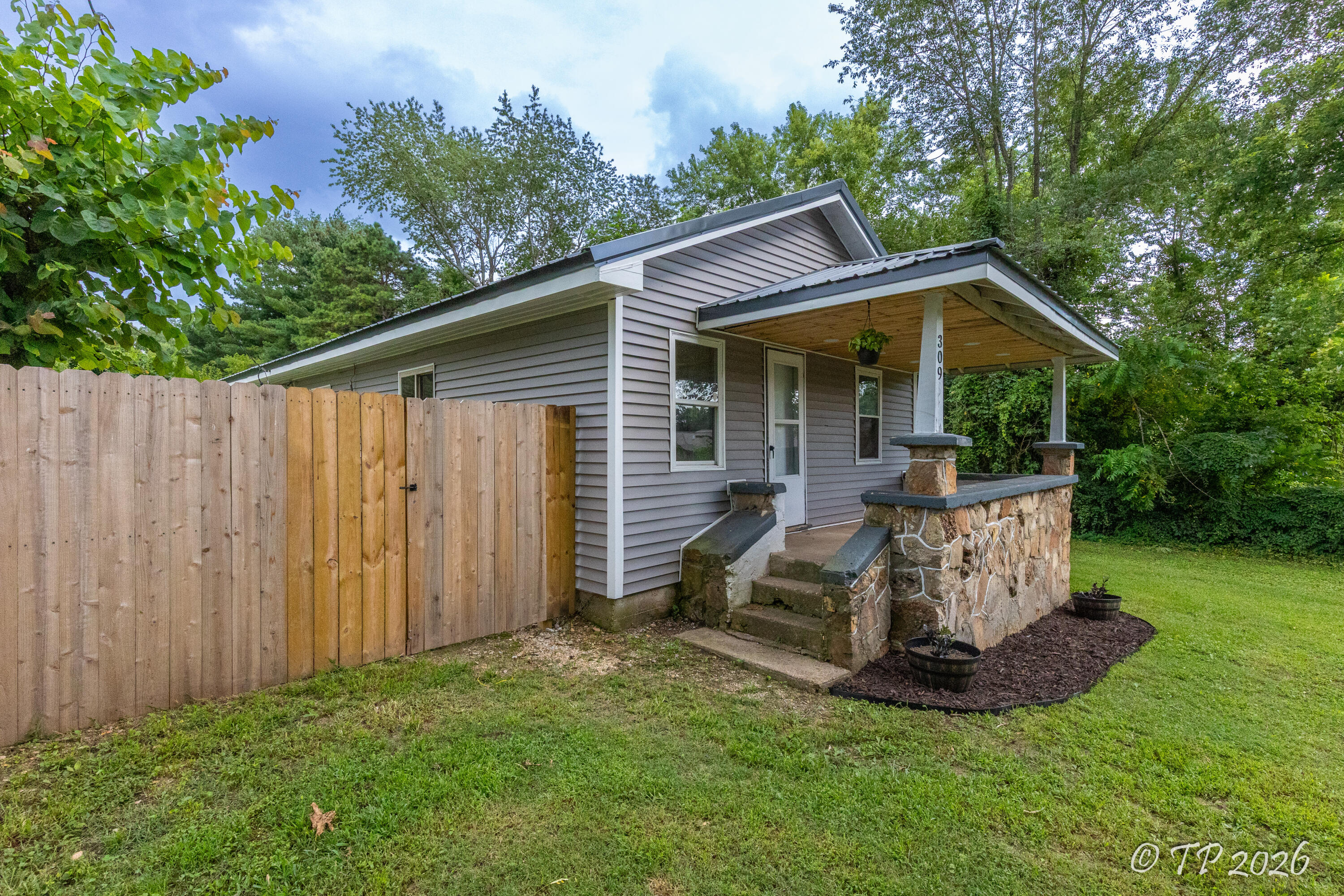 main property photo 18