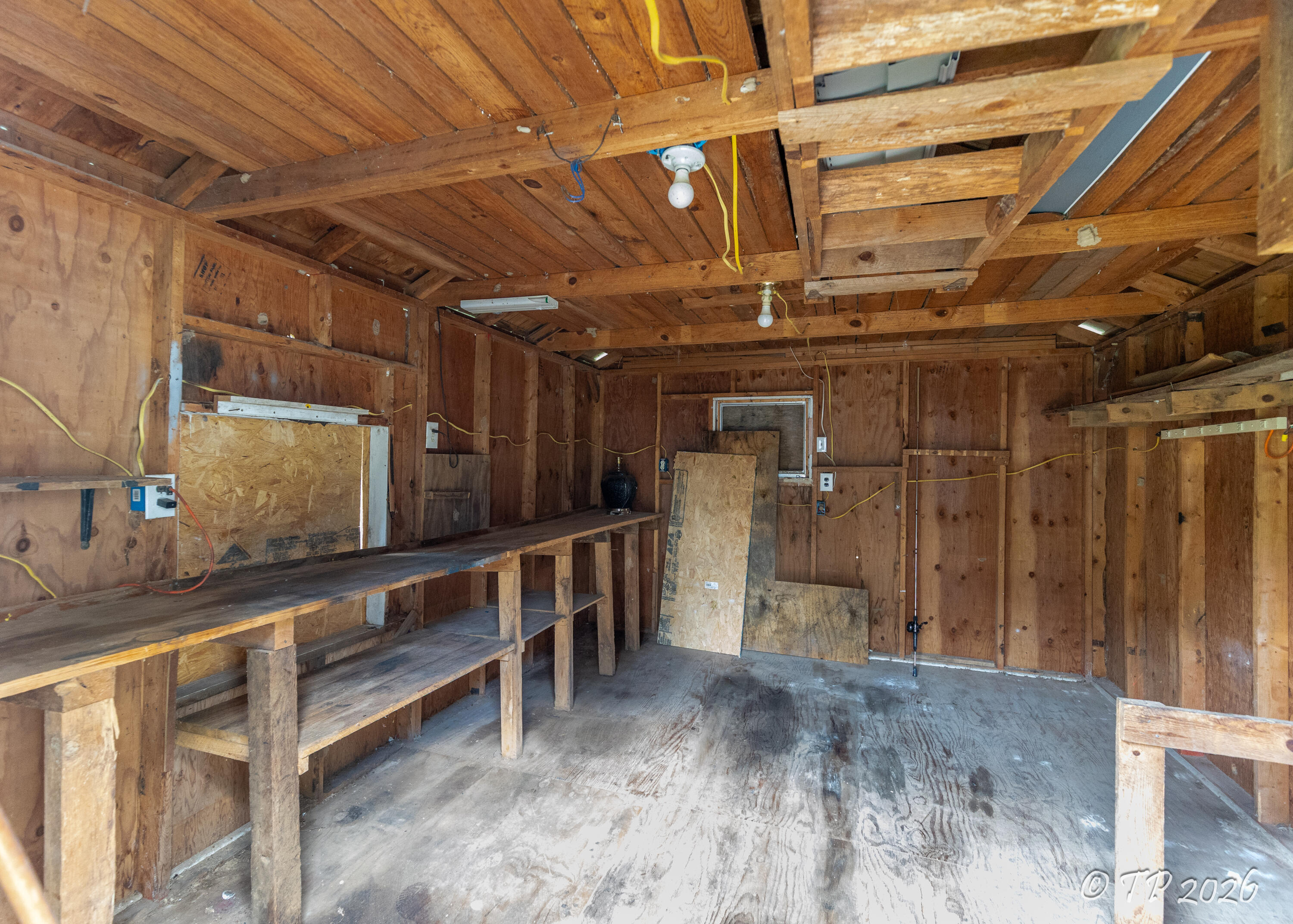 main property photo 28