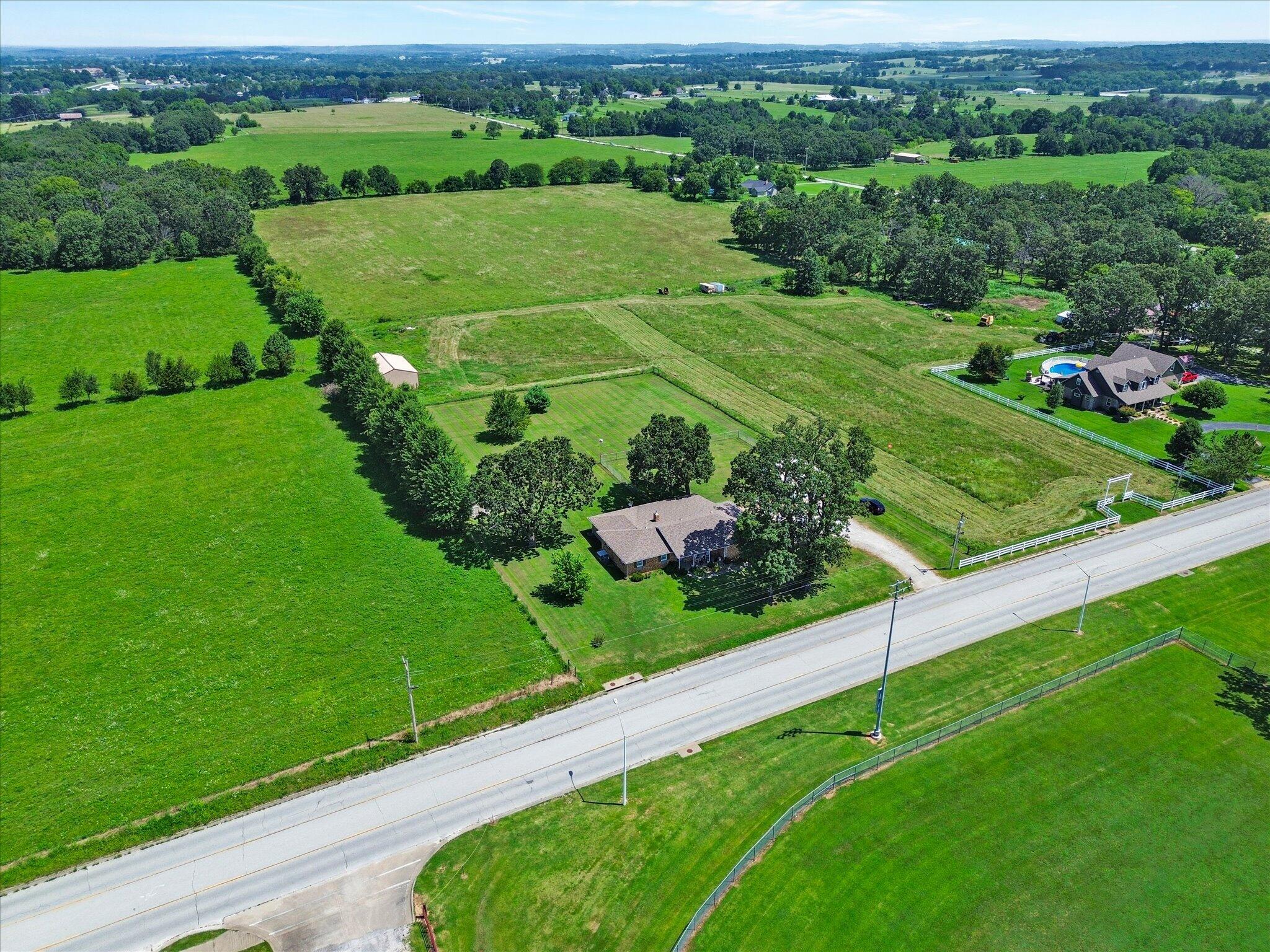main property photo 29