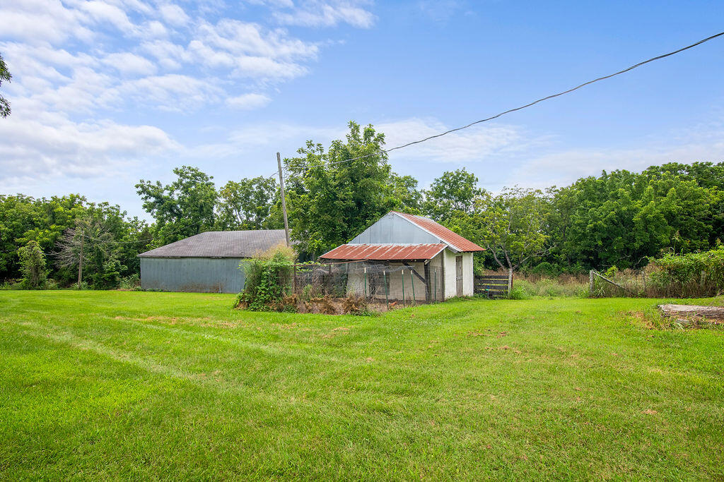 main property photo 13