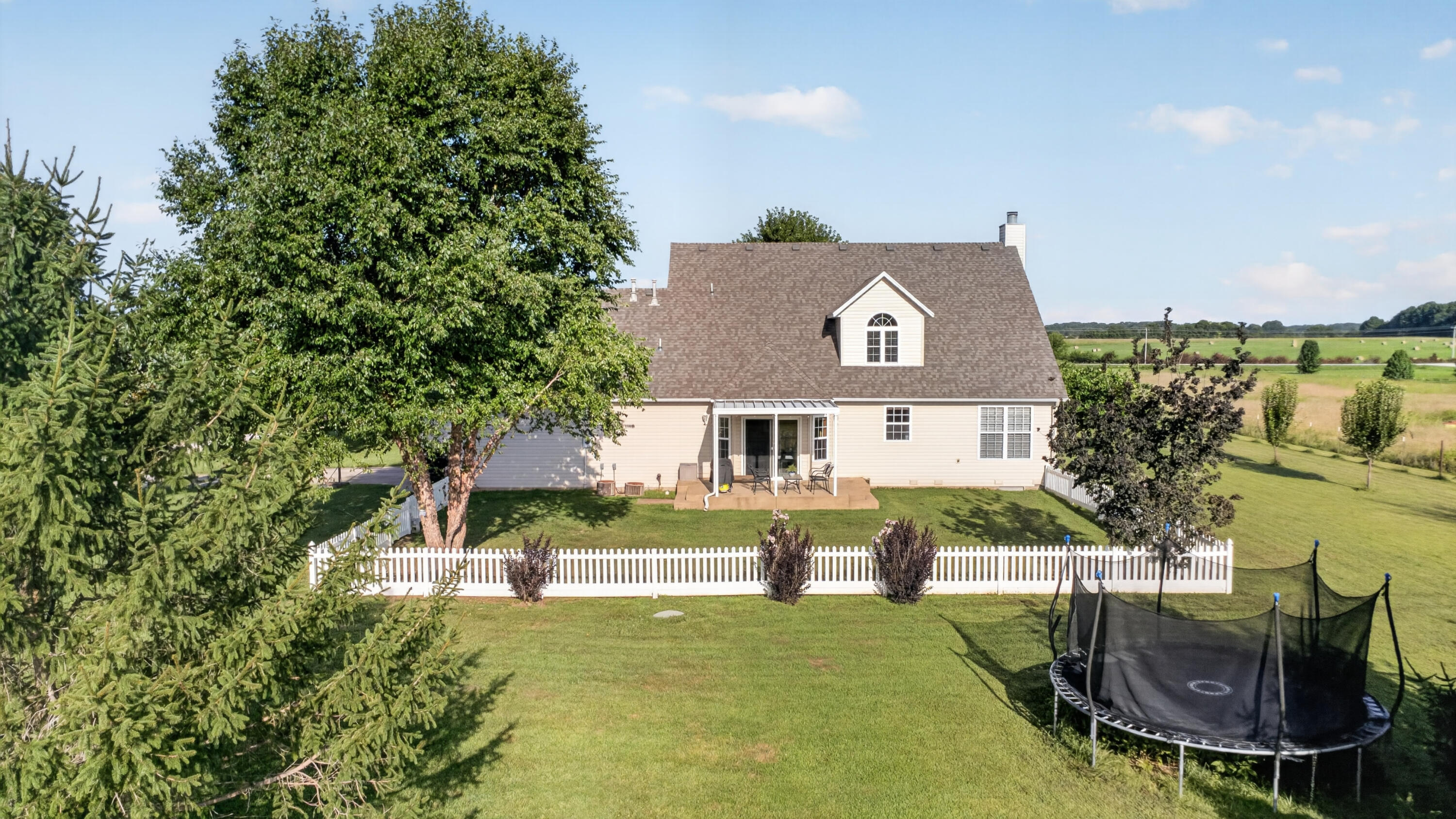 main property photo 40