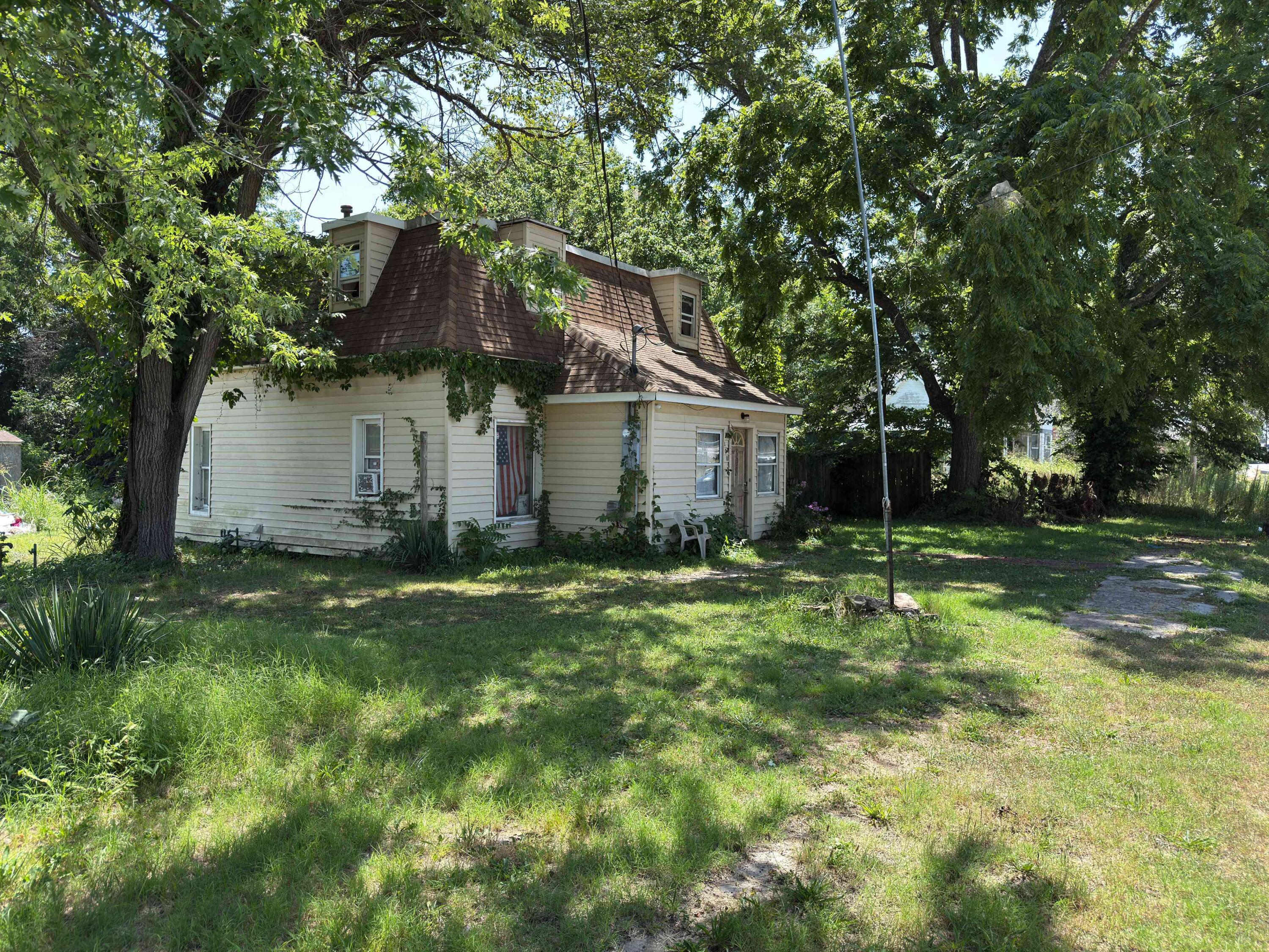main property photo 14
