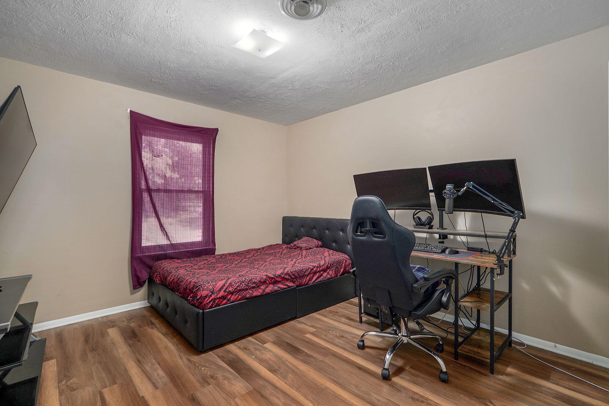 main property photo 13
