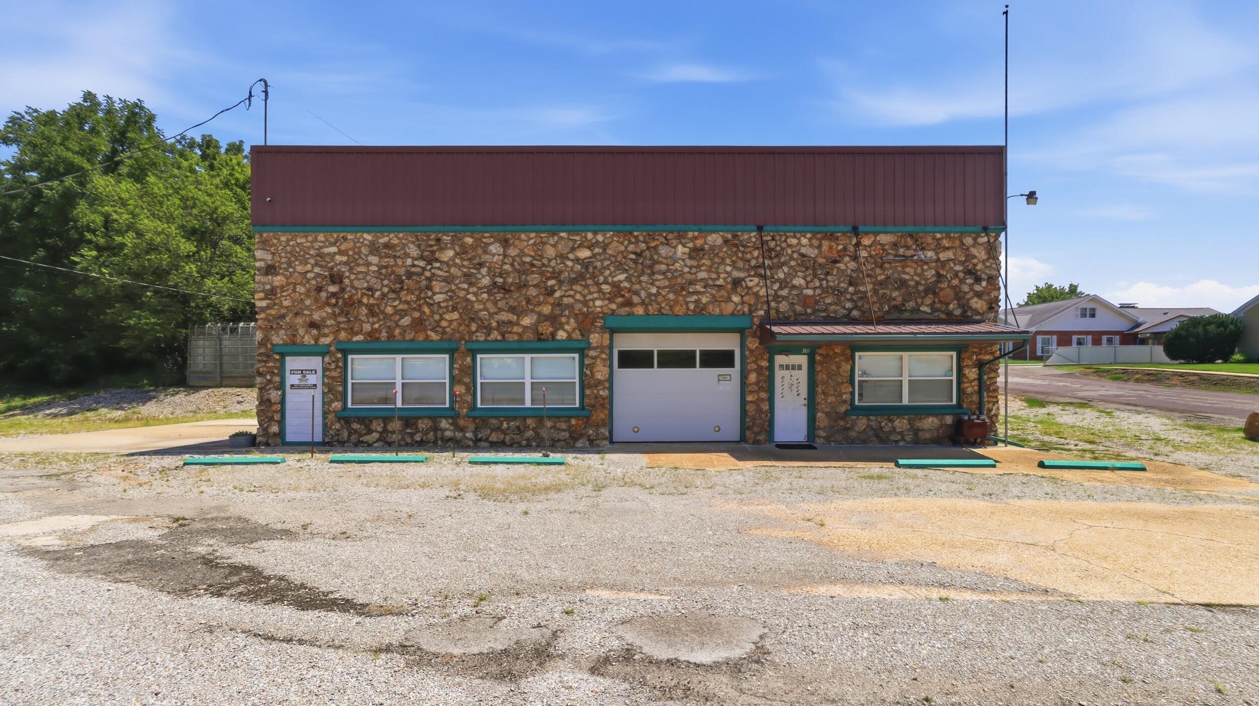 main property photo 32