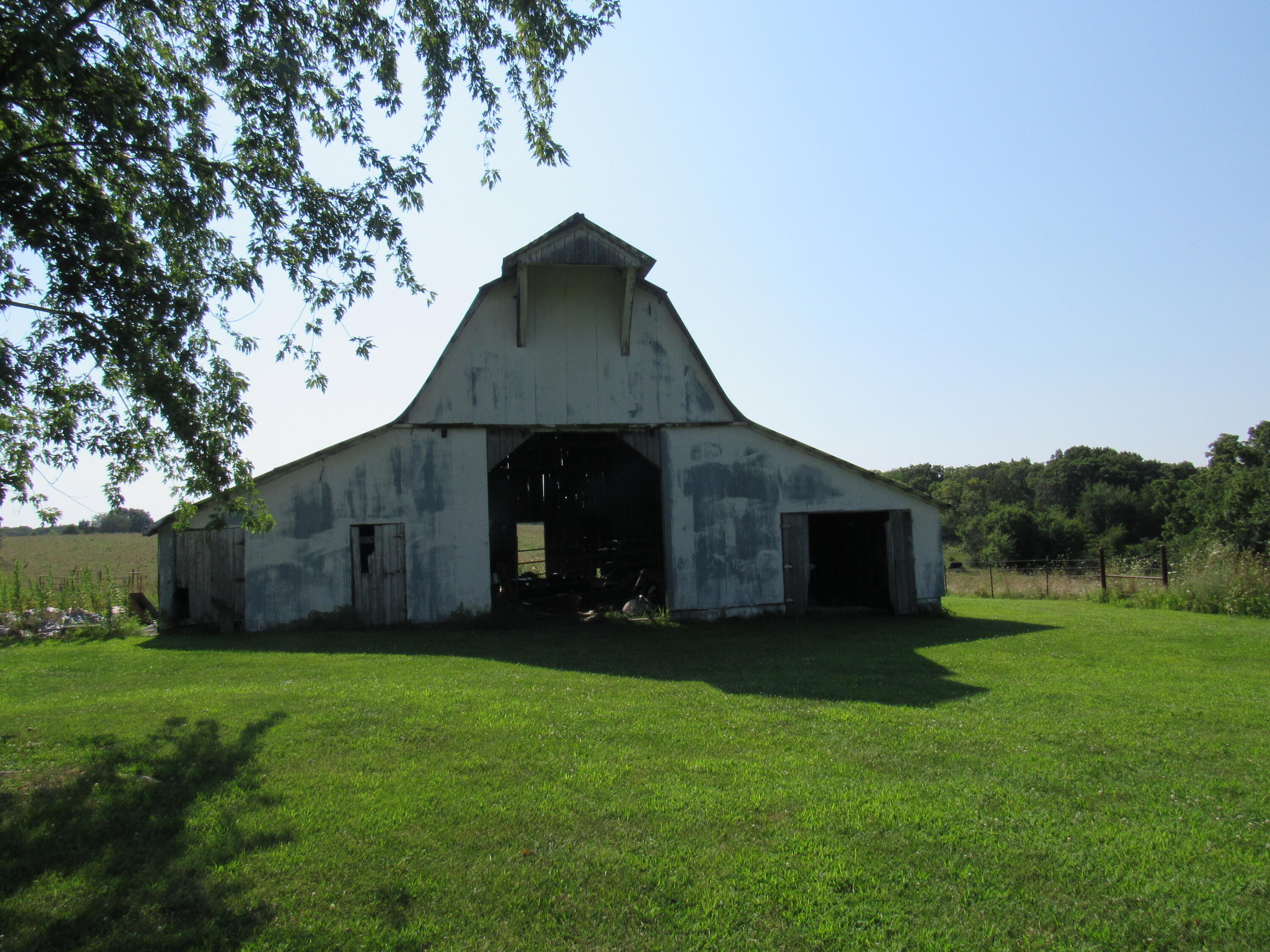 main property photo 8