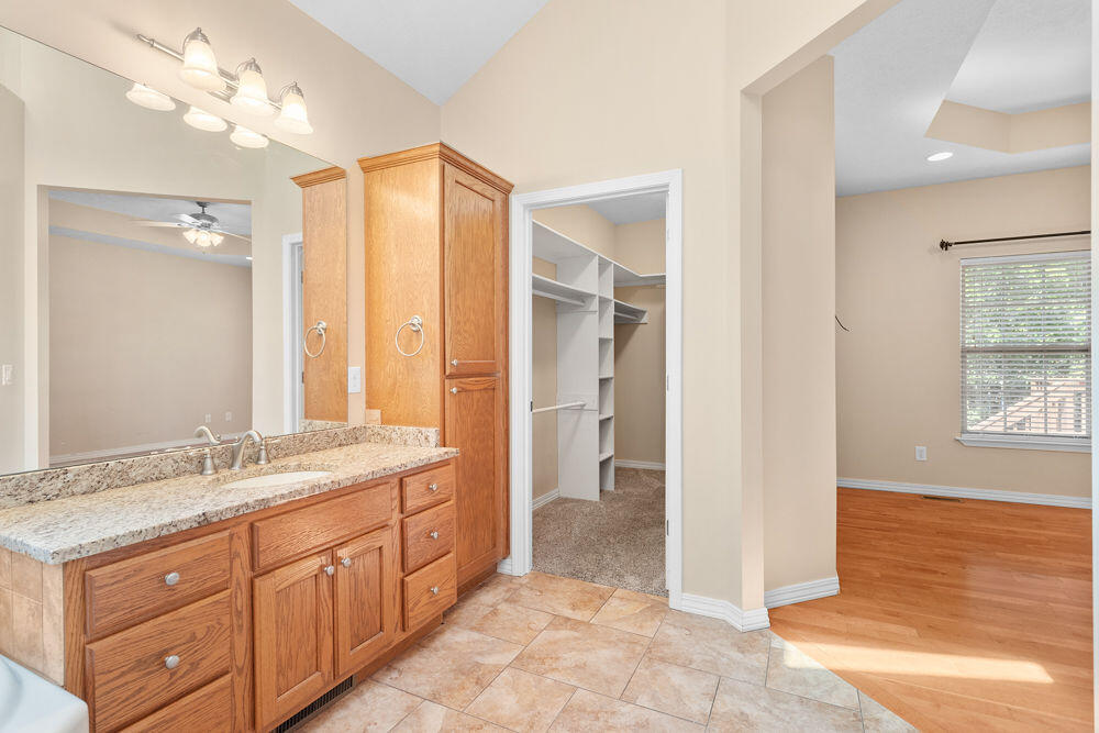 property viewer photo 18