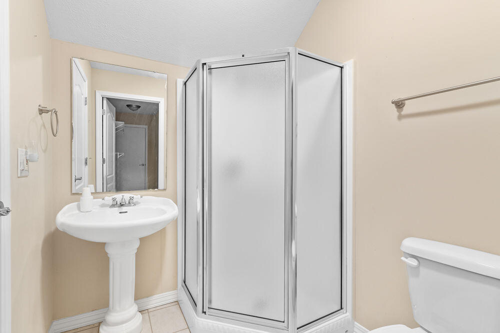 property viewer photo 25