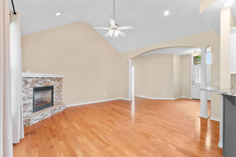 property viewer photo 7