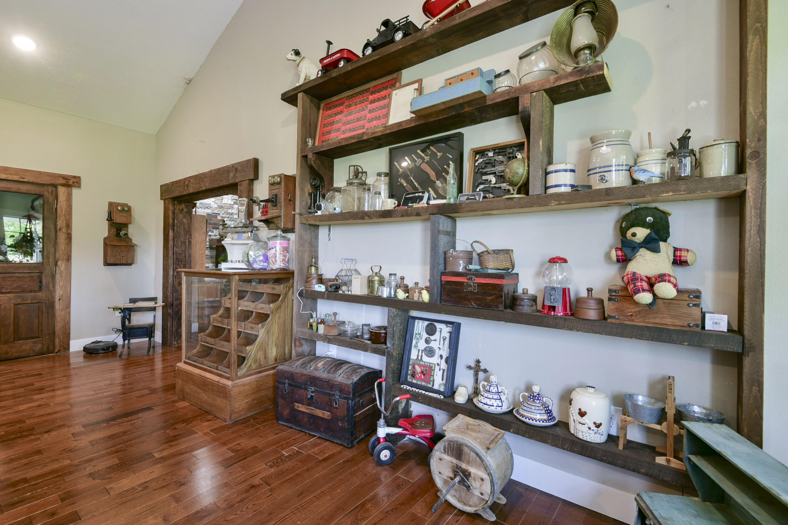 main property photo 32