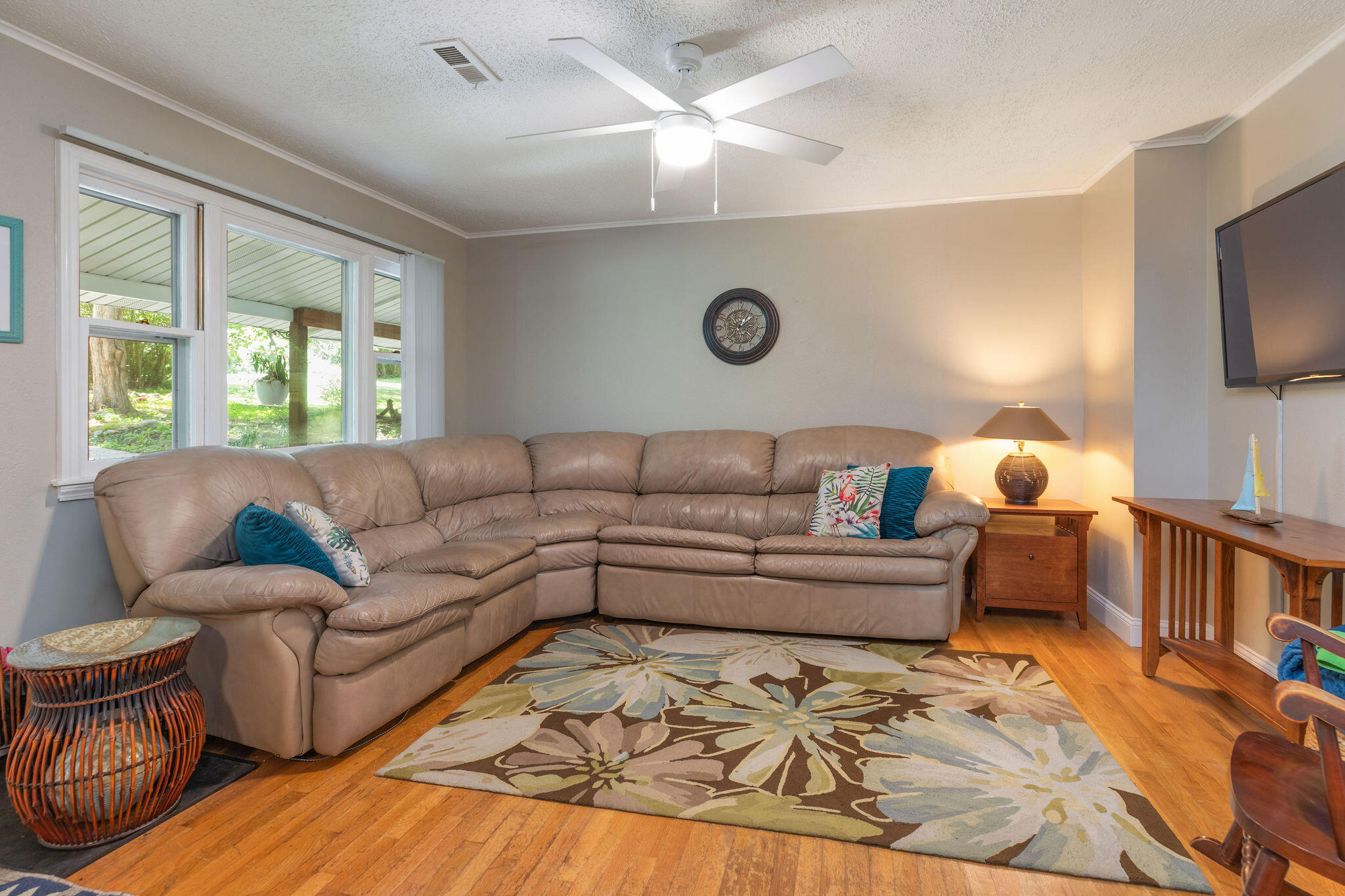 main property photo 7