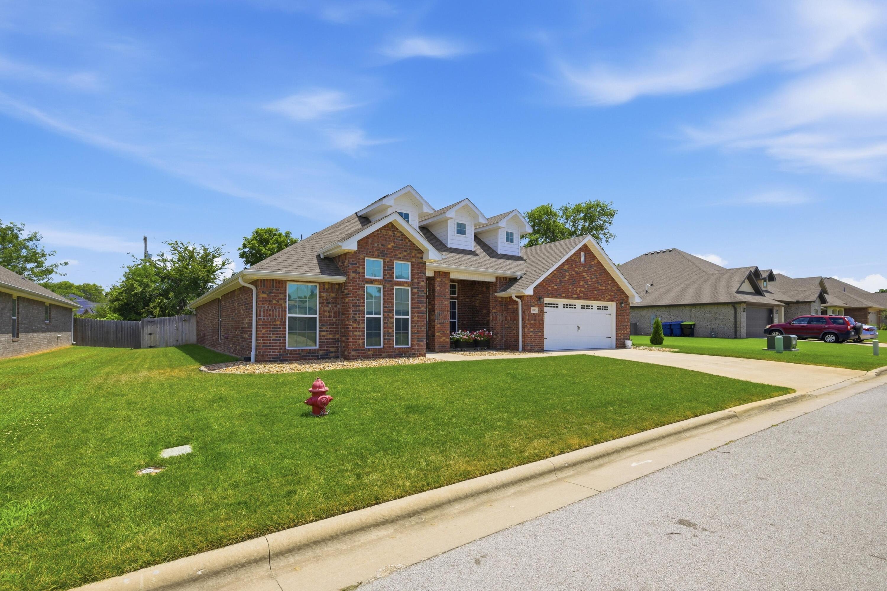 main property photo 3