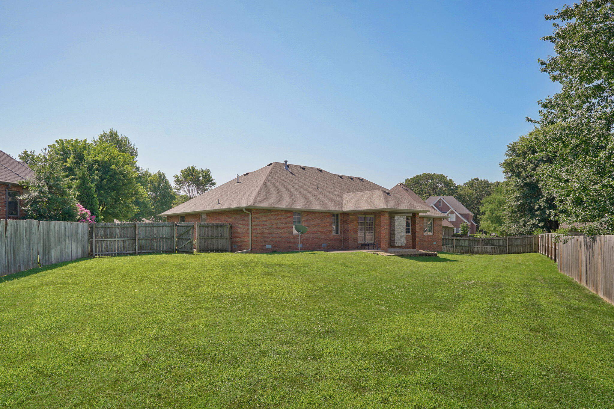 main property photo 30