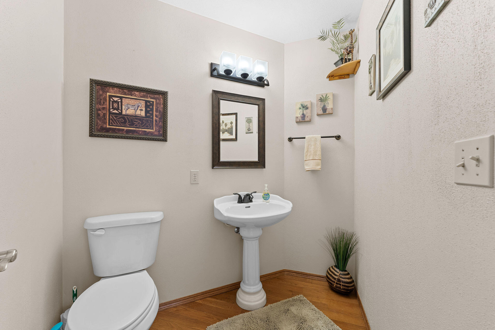 main property photo 22