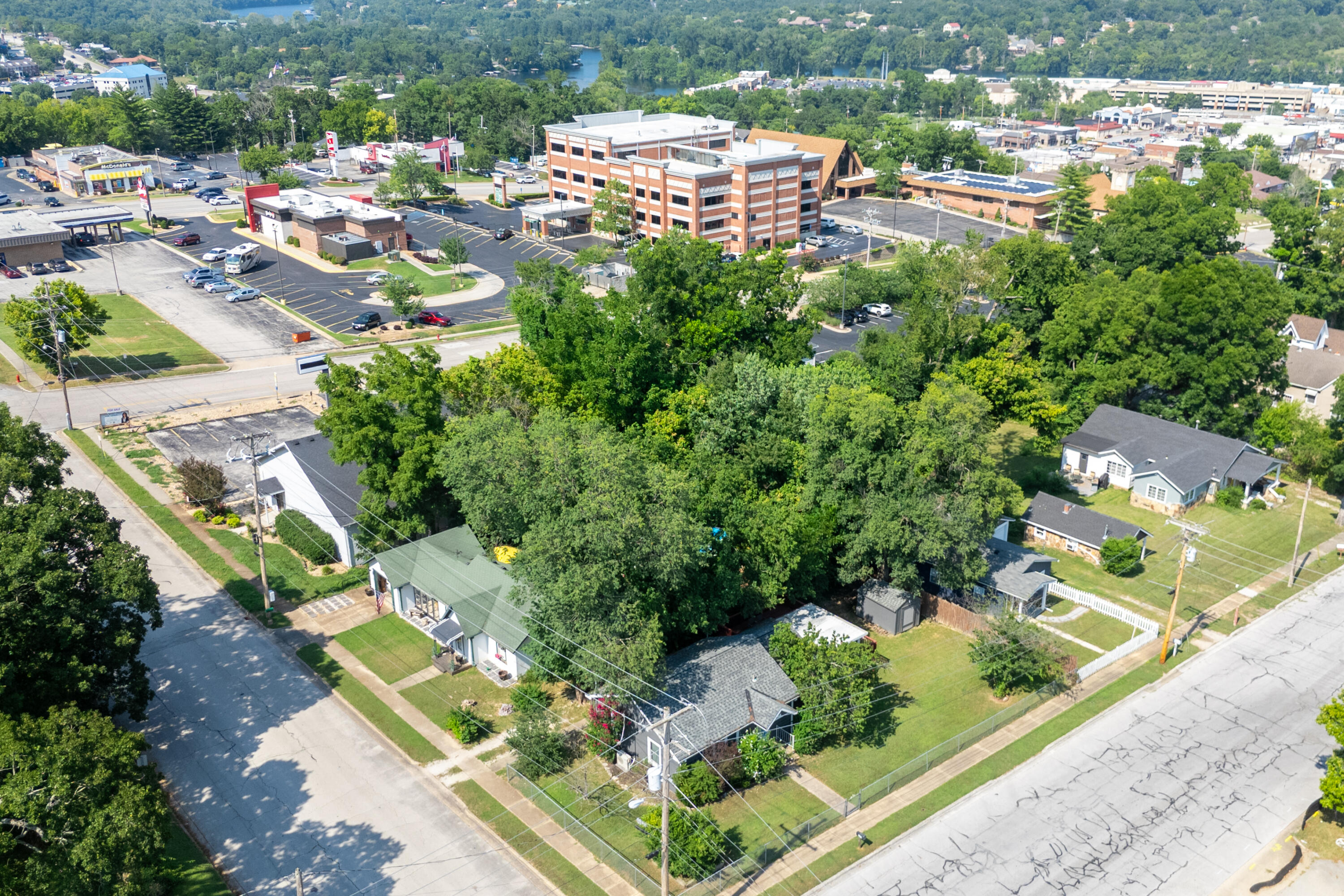 main property photo 30