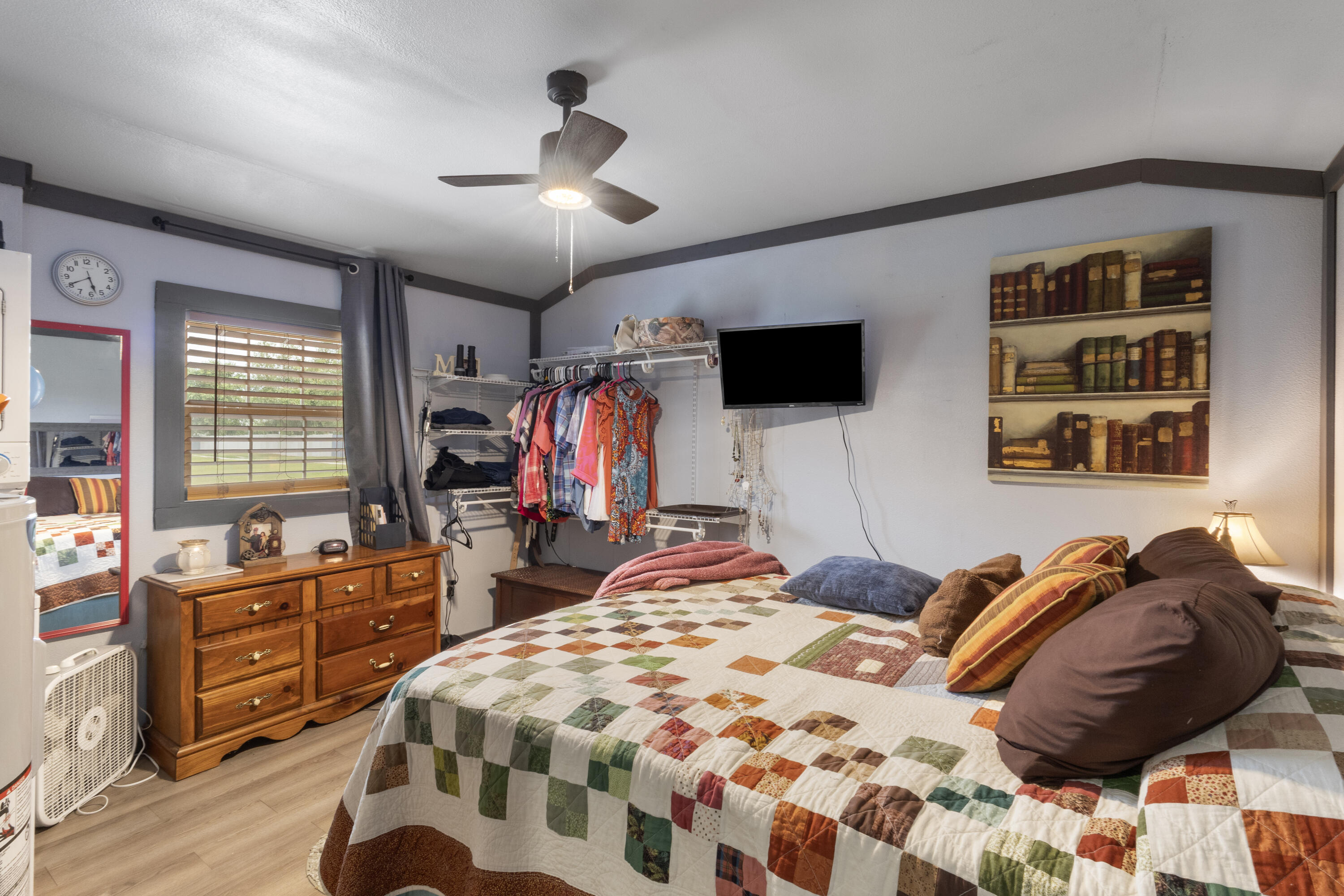 main property photo 17
