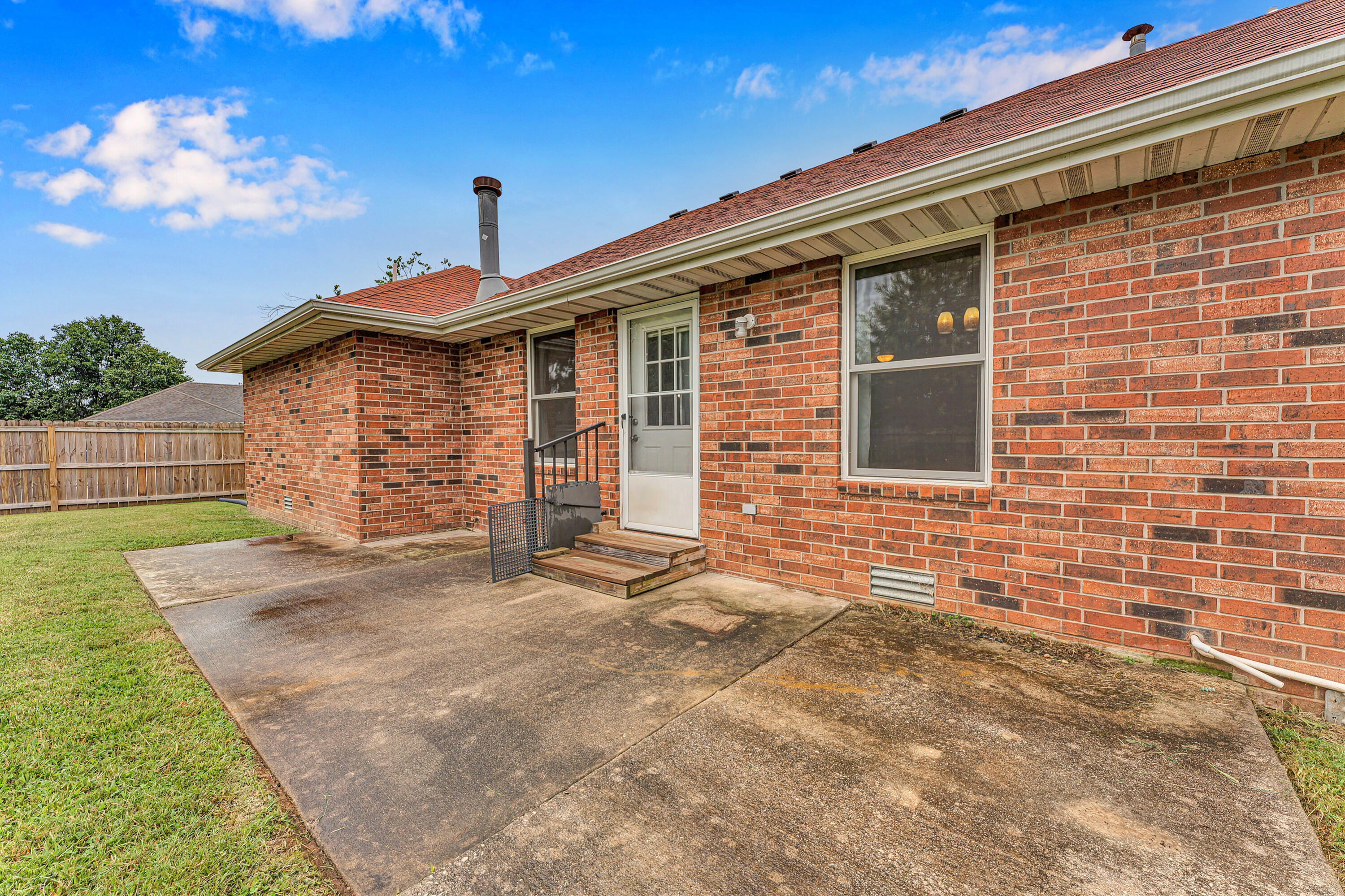 main property photo 26
