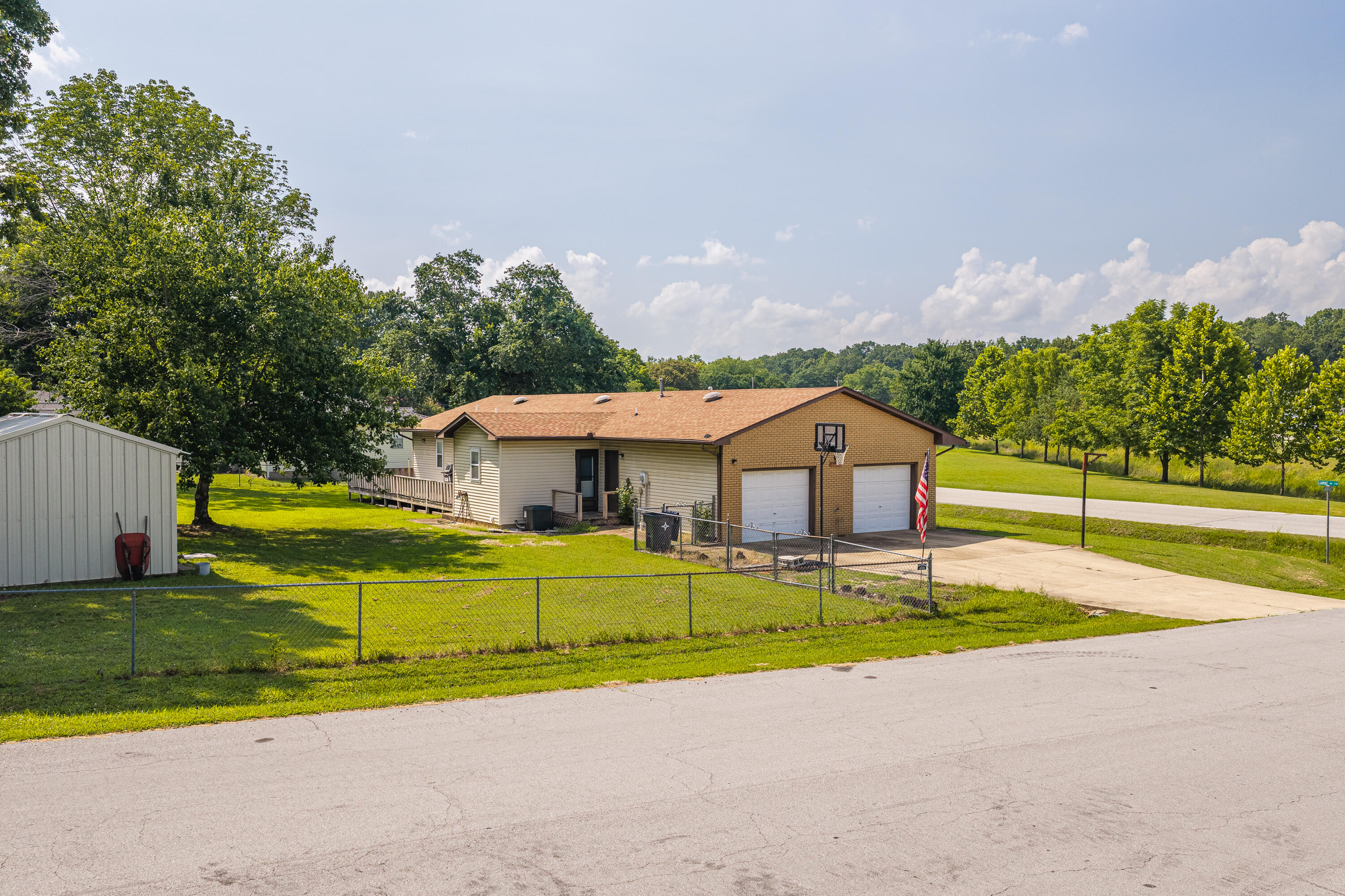 main property photo 32