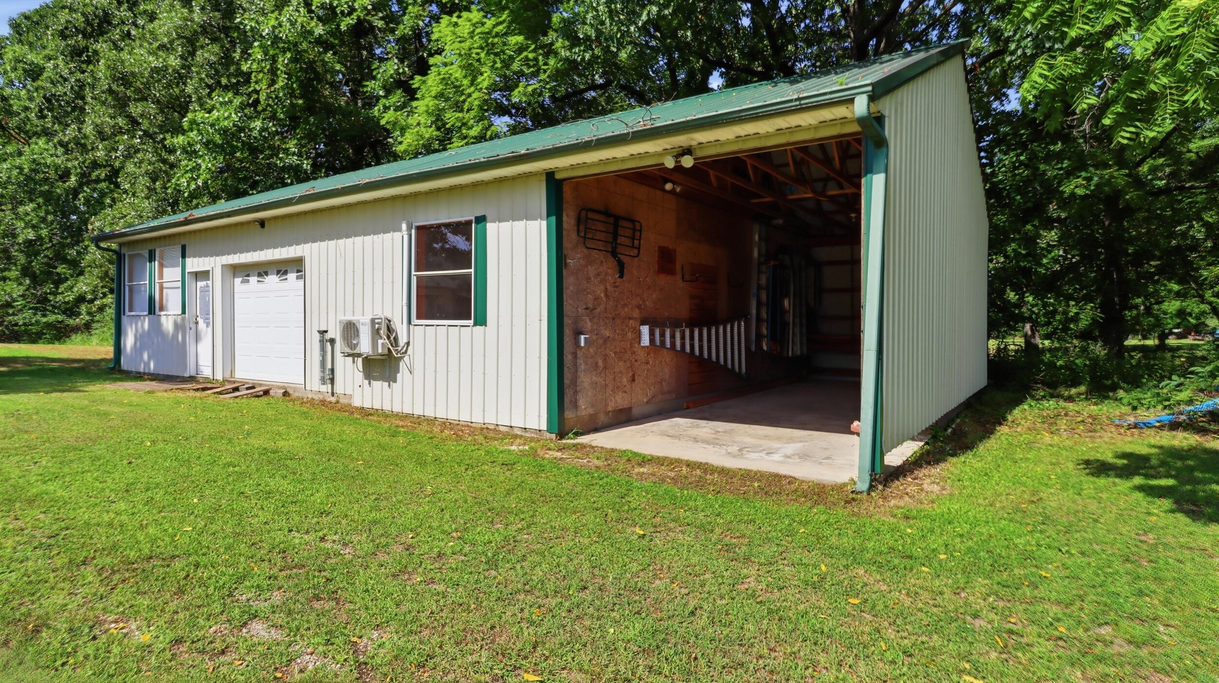 main property photo 28