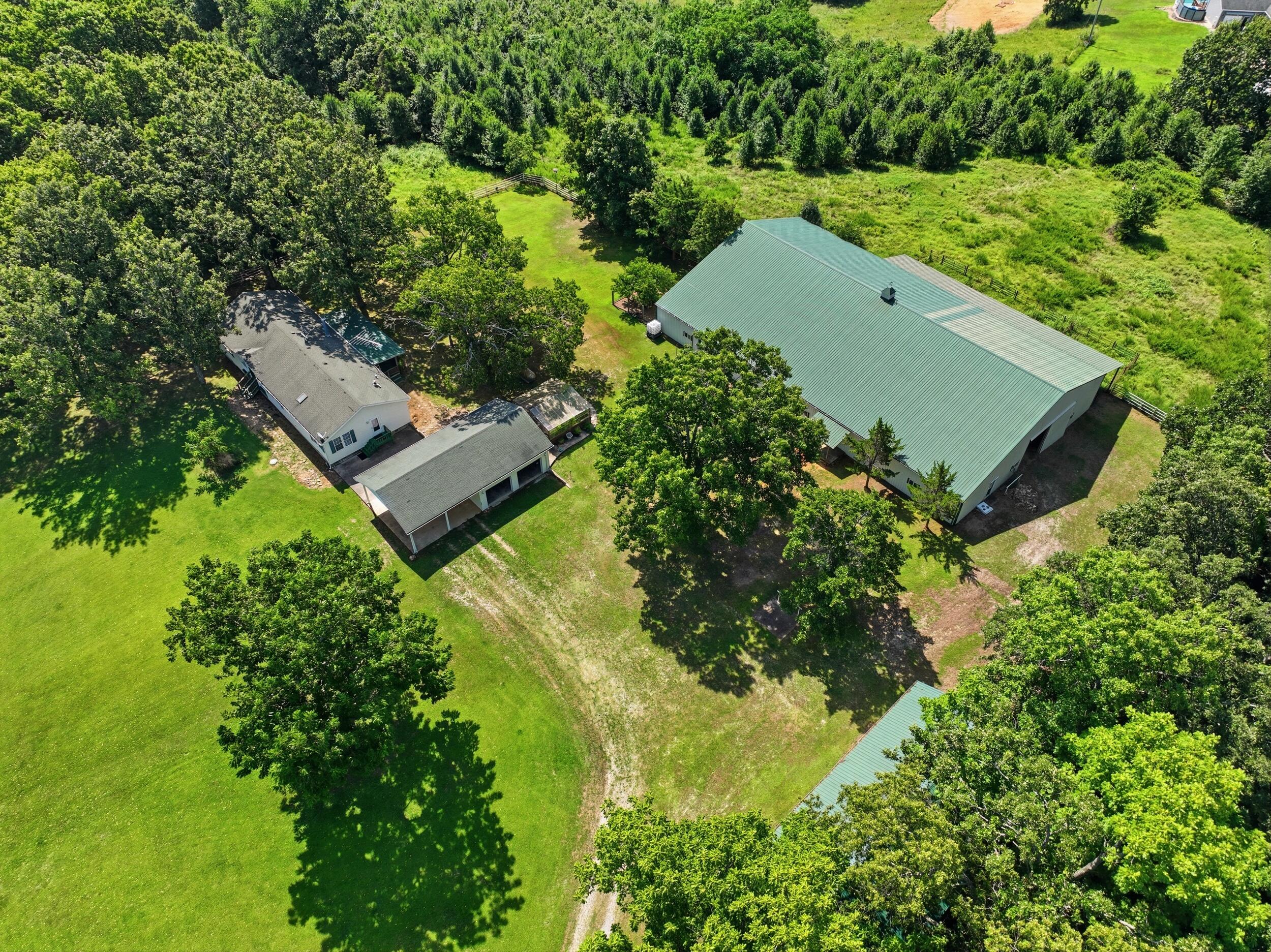 main property photo 40