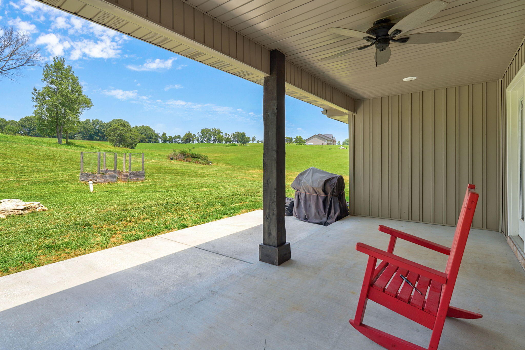 main property photo 30