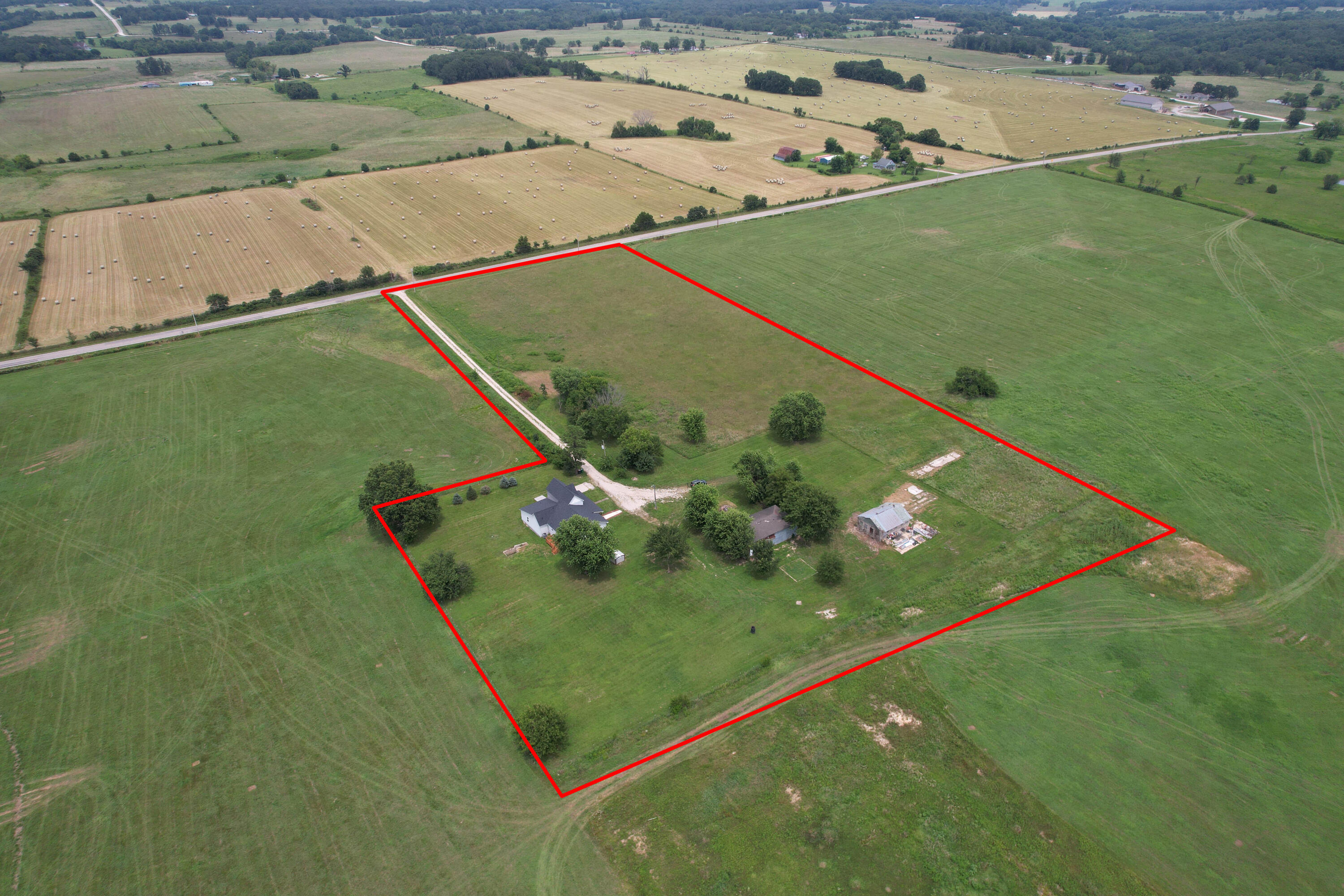 main property photo 37