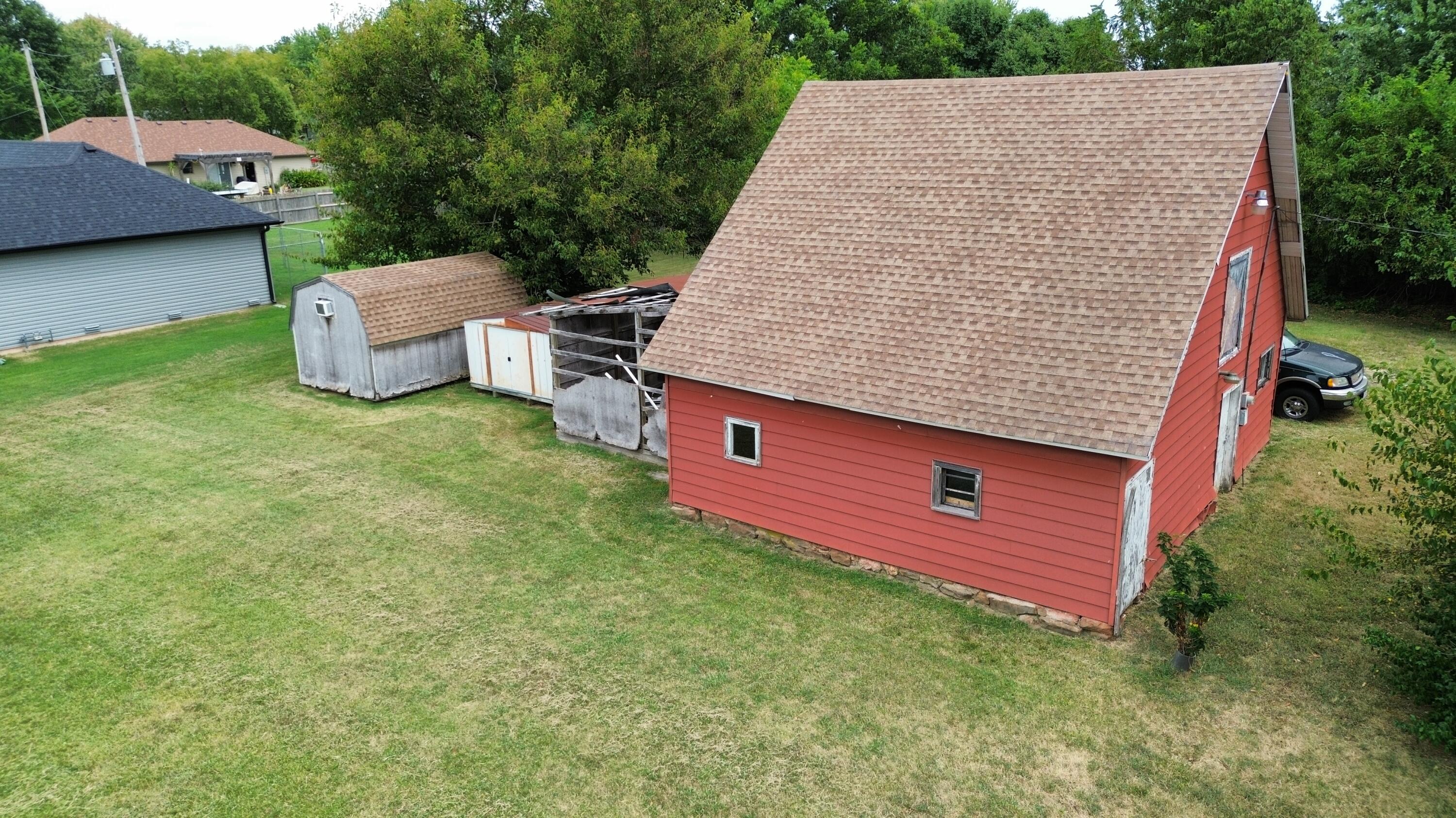 main property photo 10