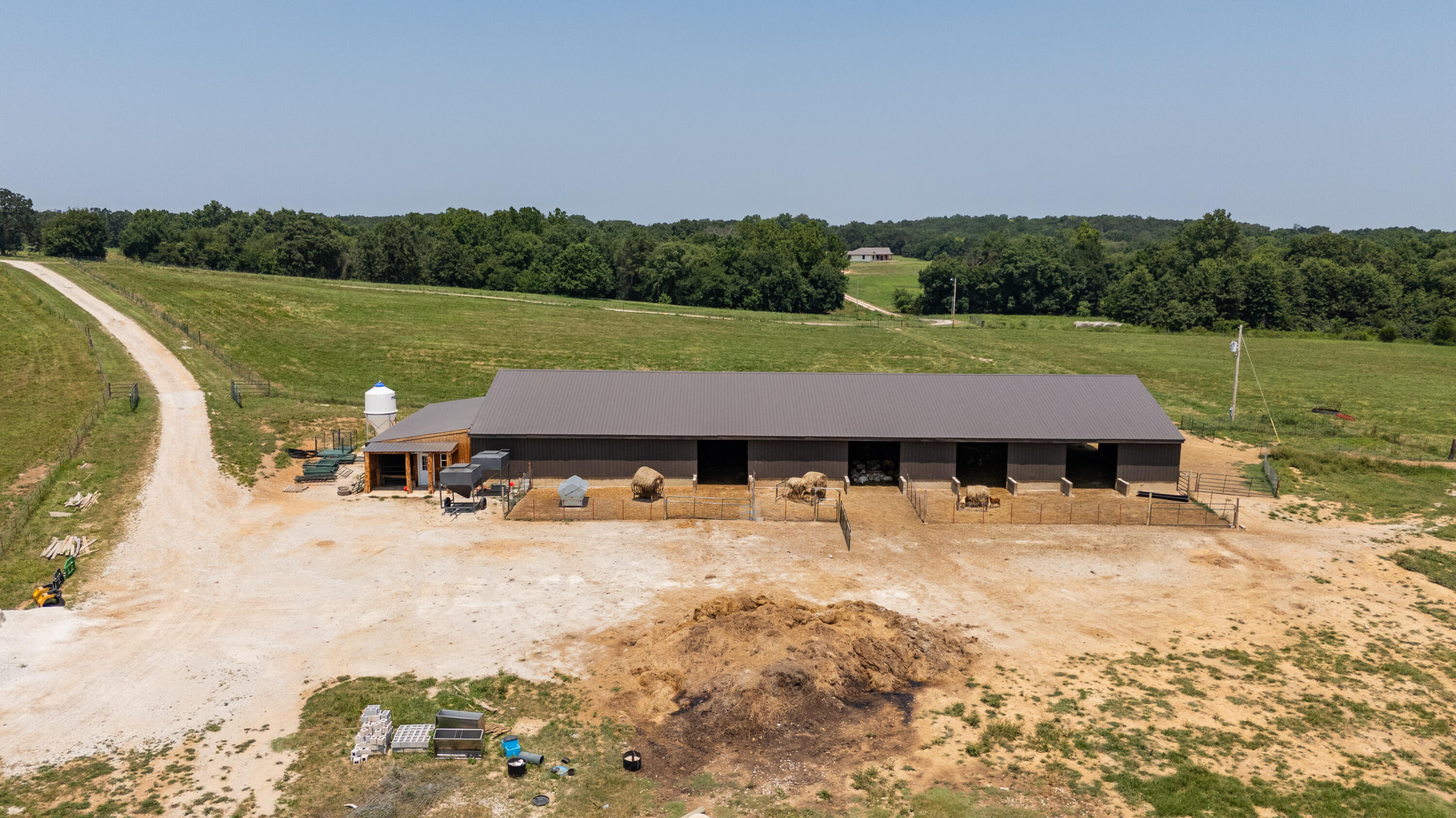 main property photo 27