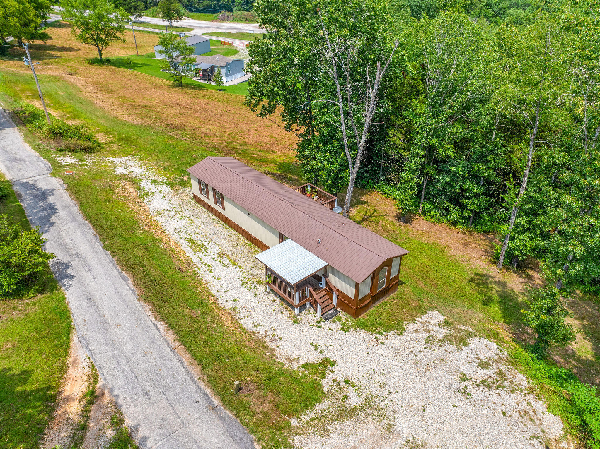 main property photo 16