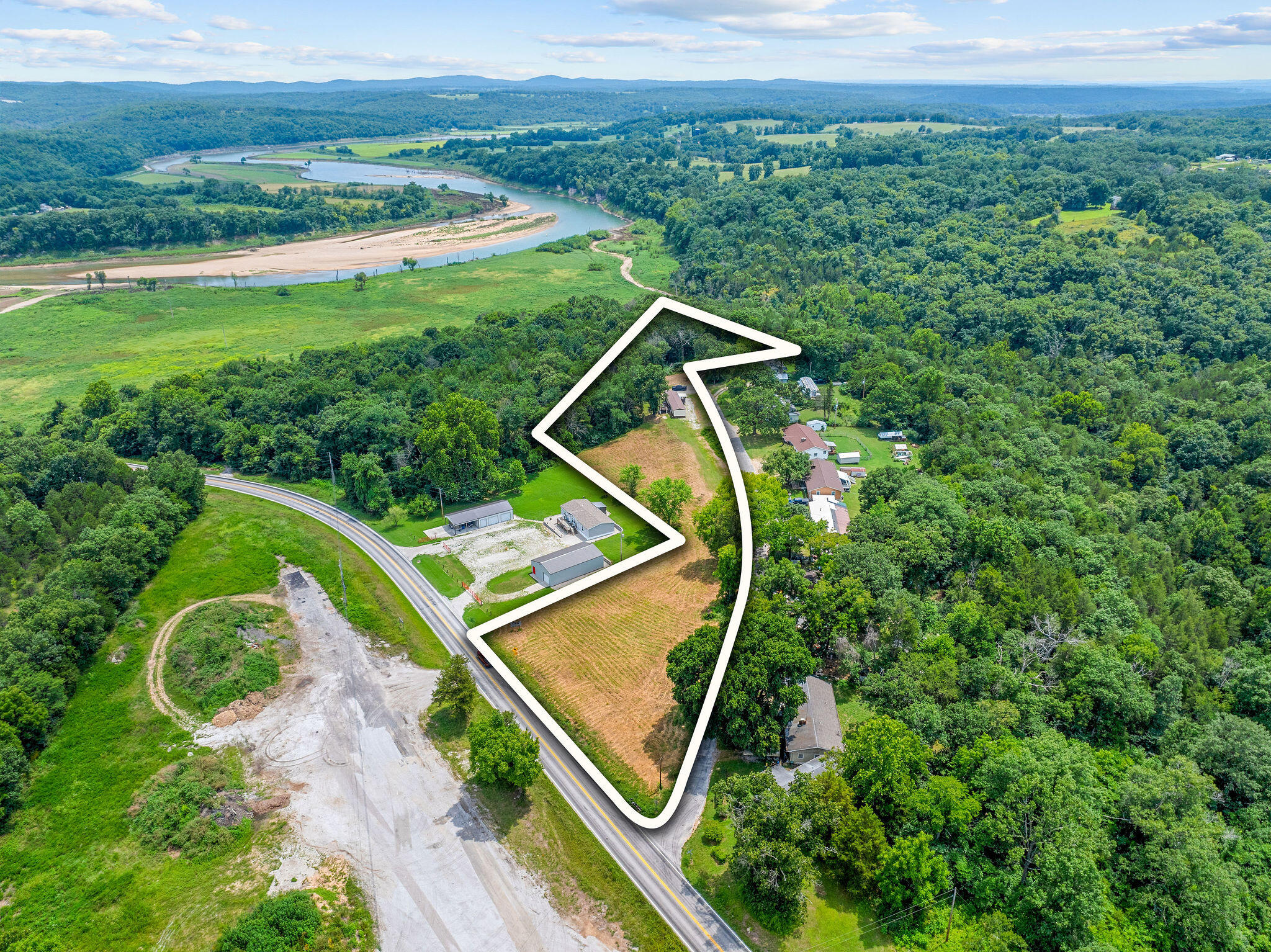 main property photo 17