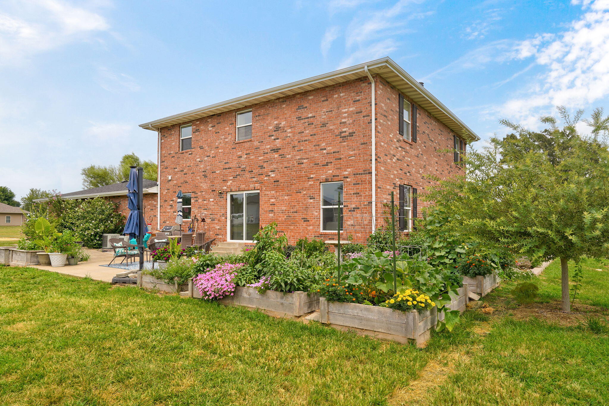main property photo 37