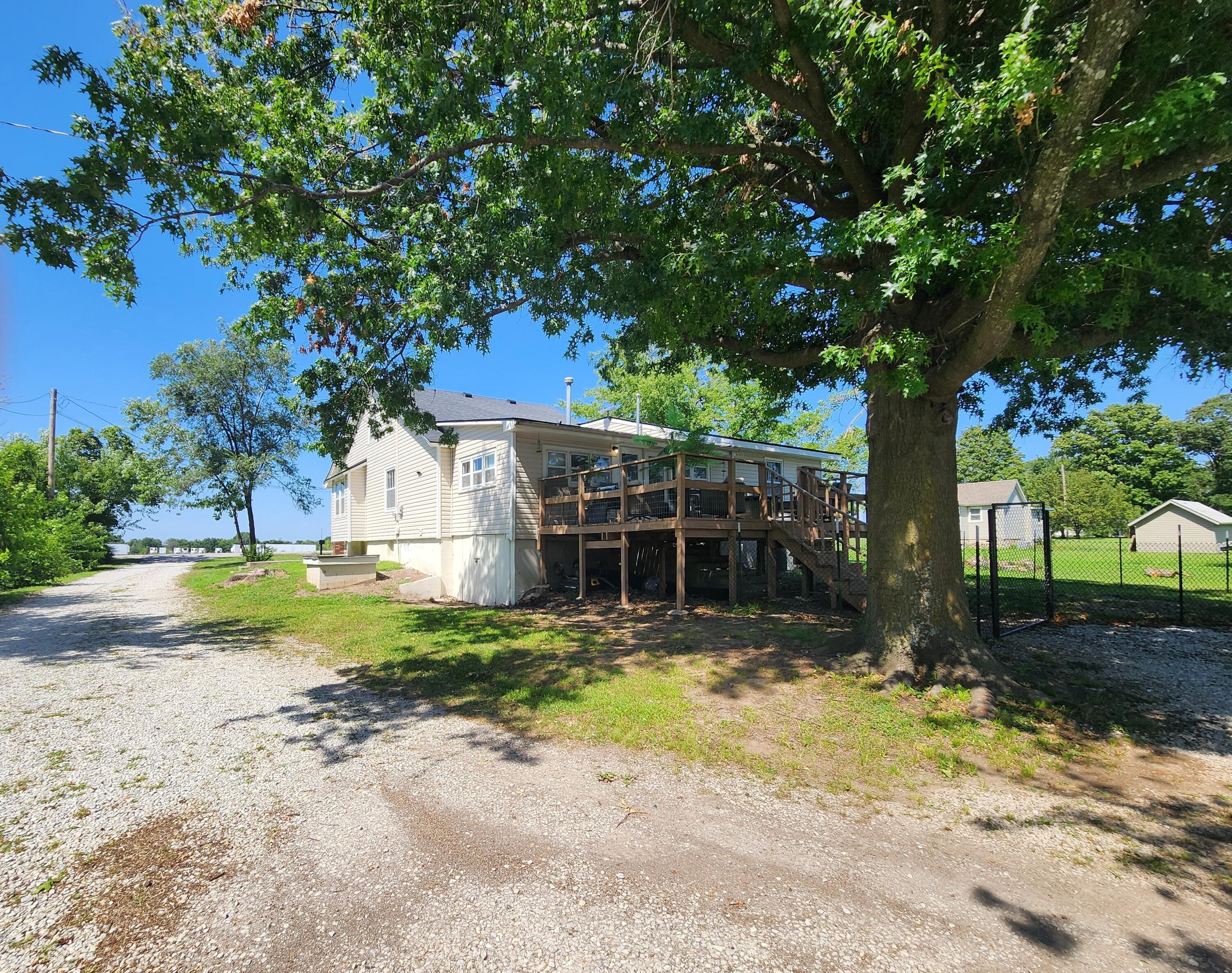main property photo 12