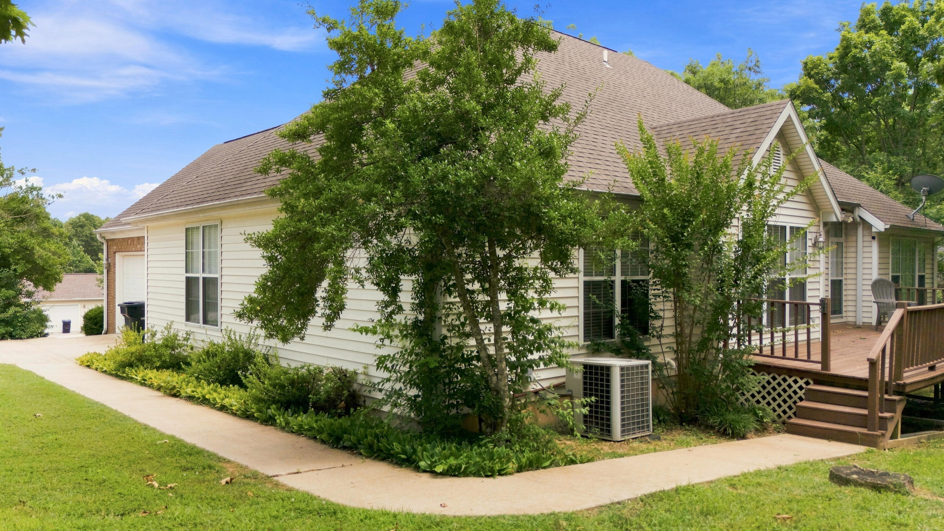main property photo 49