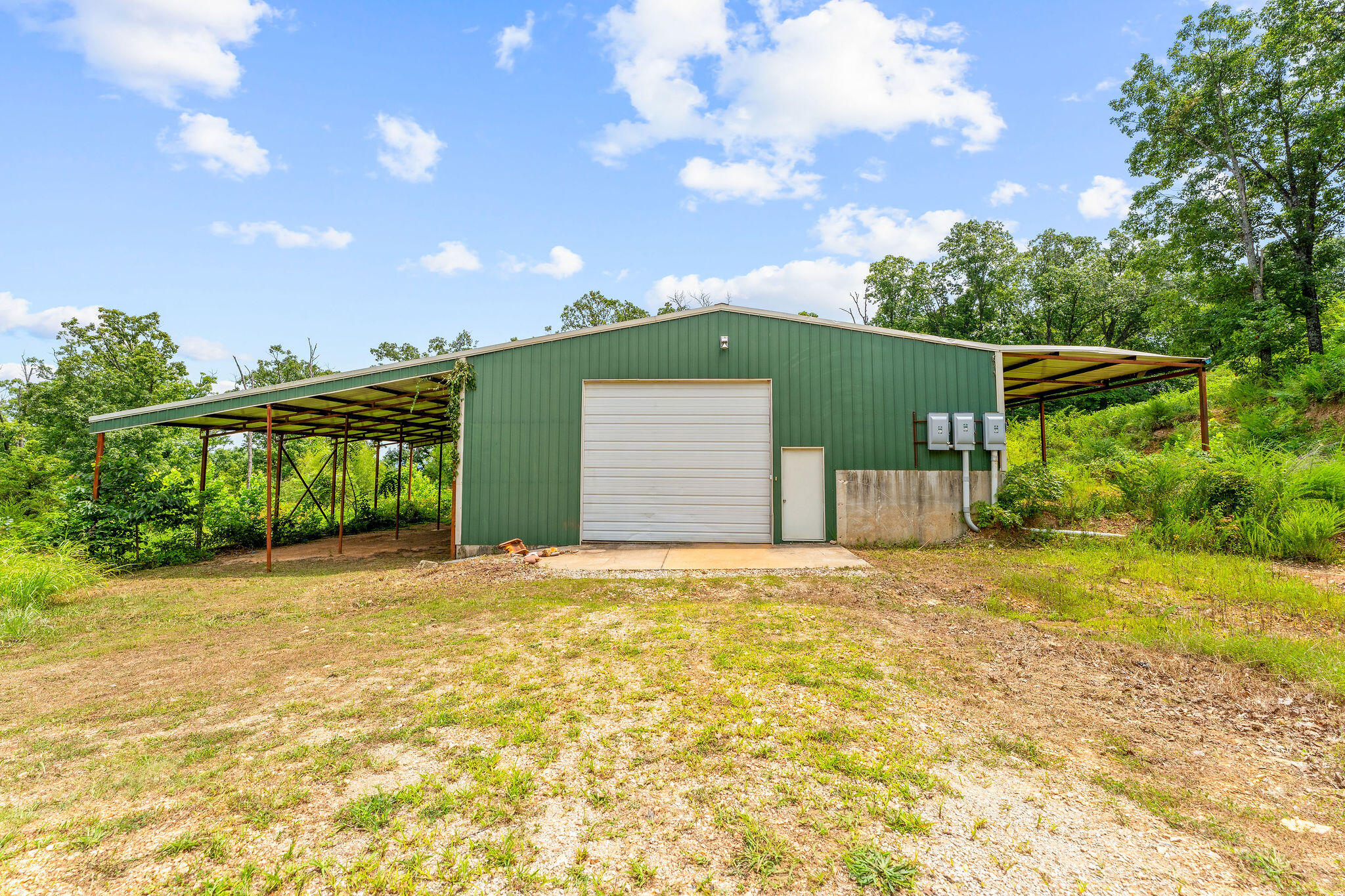 main property photo 25