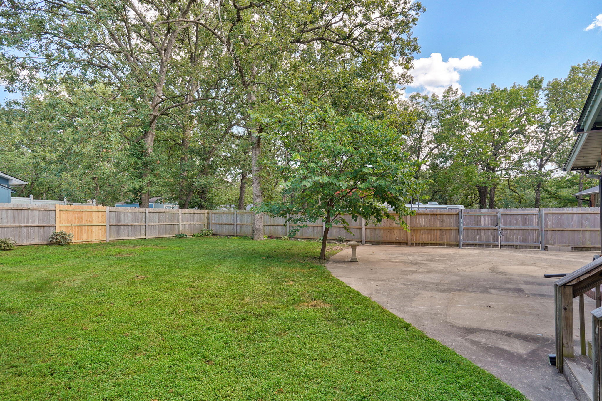 main property photo 50