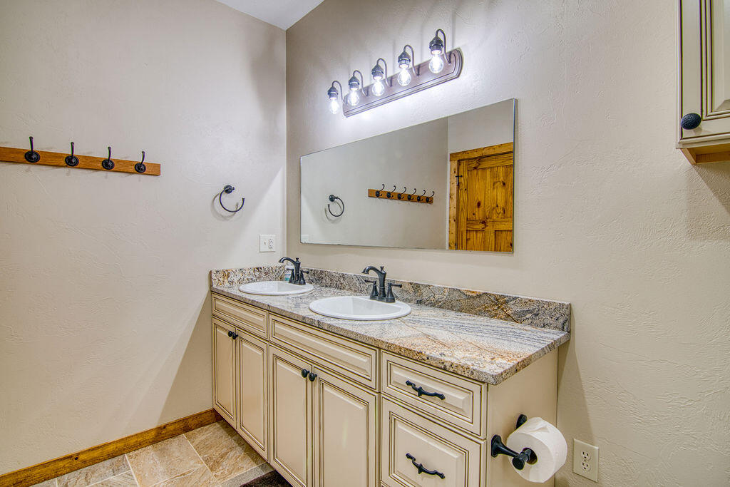 main property photo 77