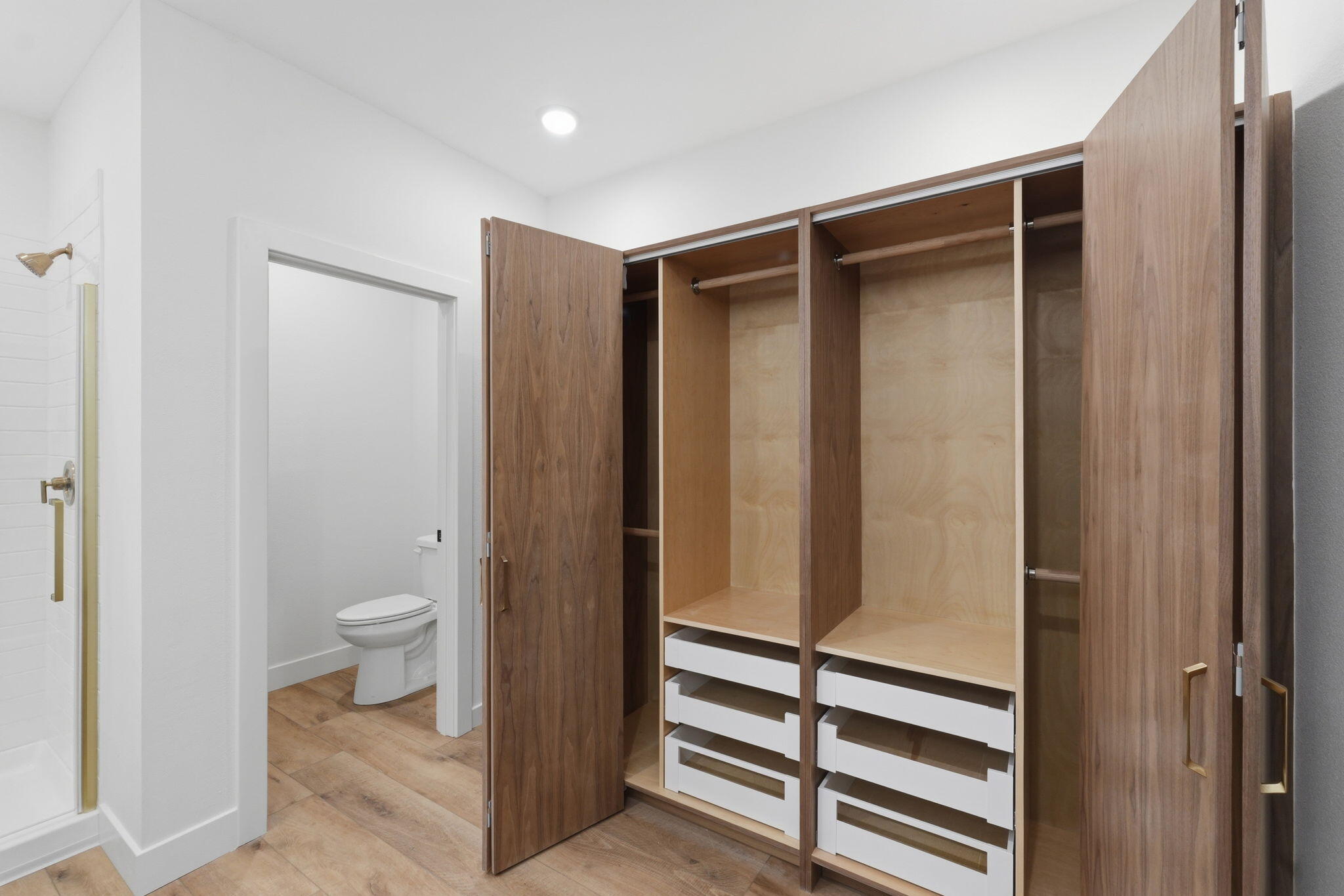 main property photo 59