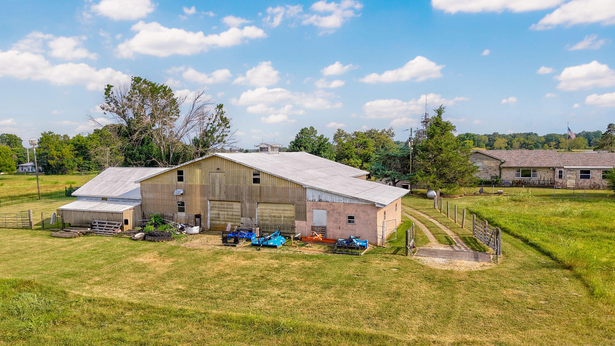 main property photo 39