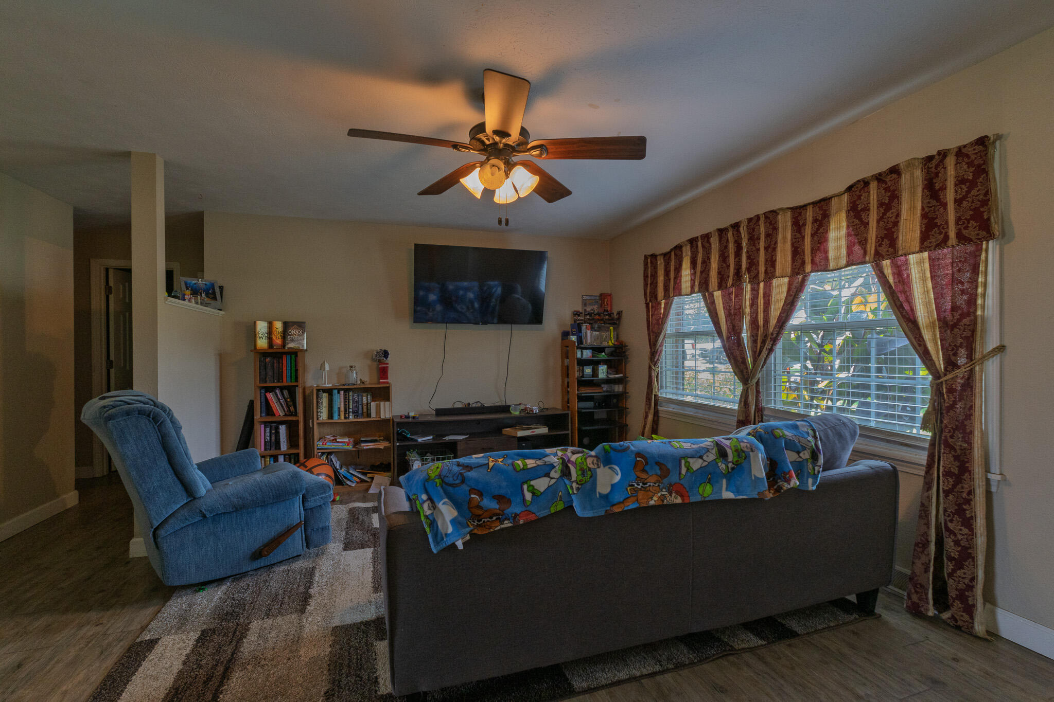 main property photo 5