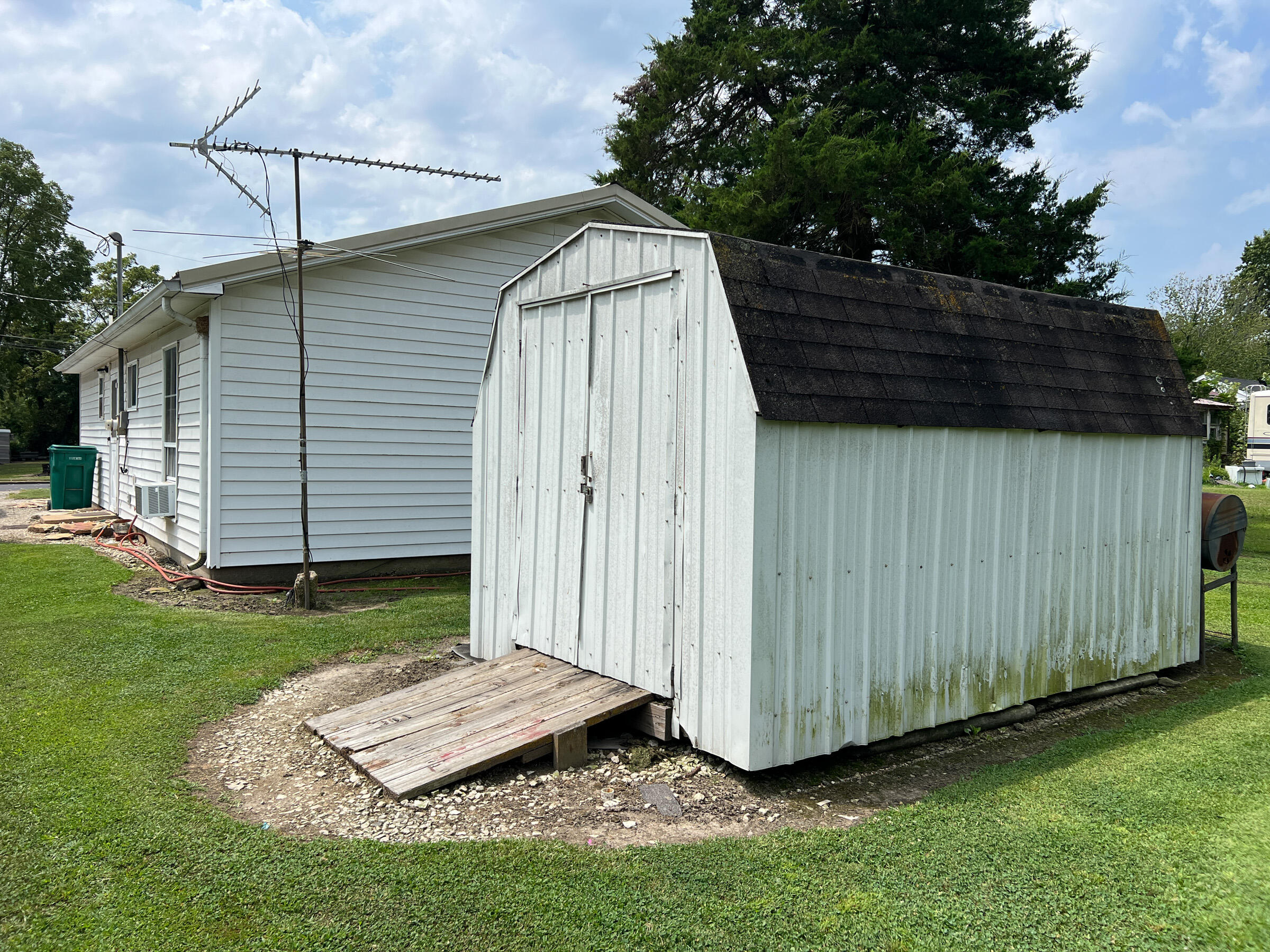 main property photo 17