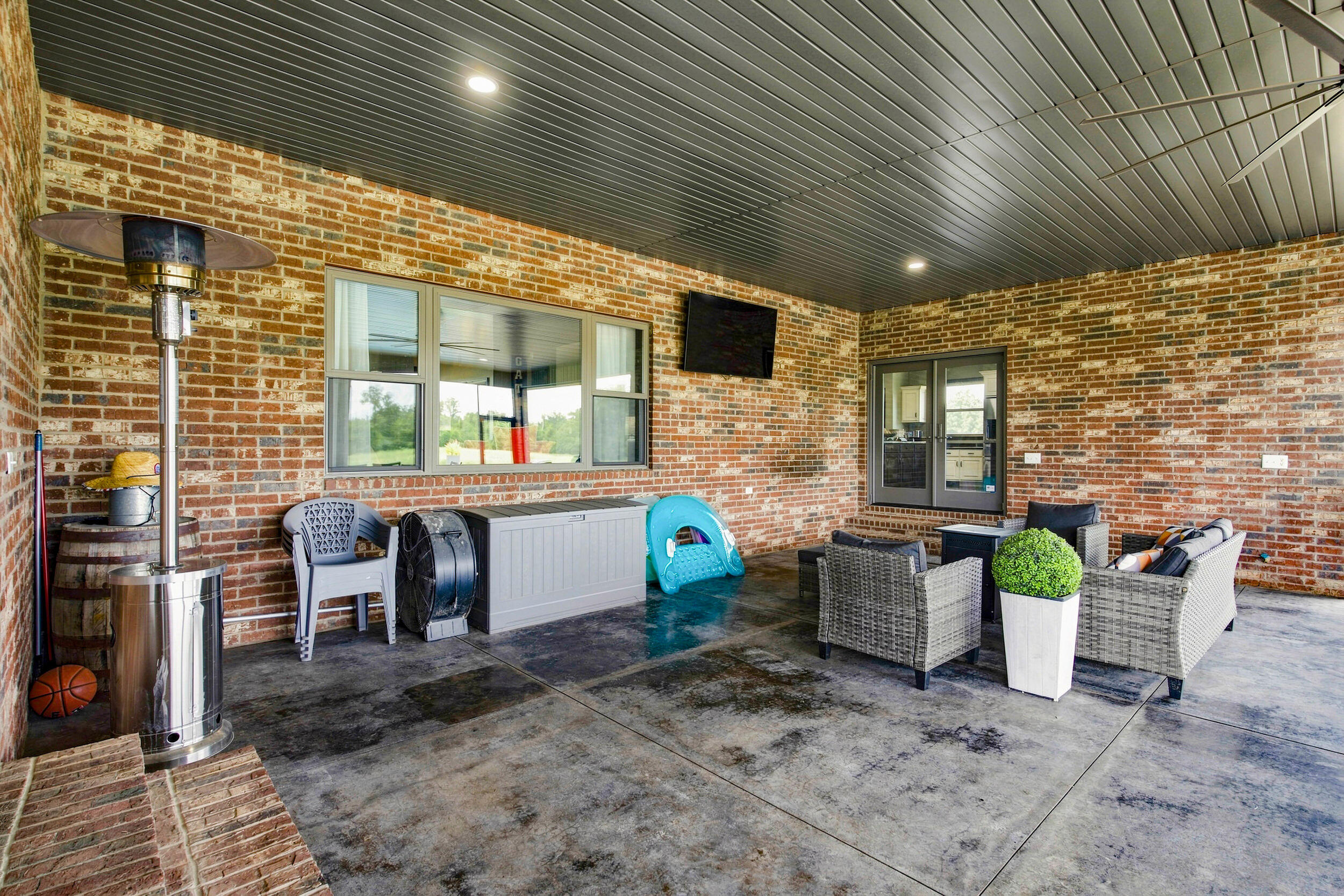 main property photo 70