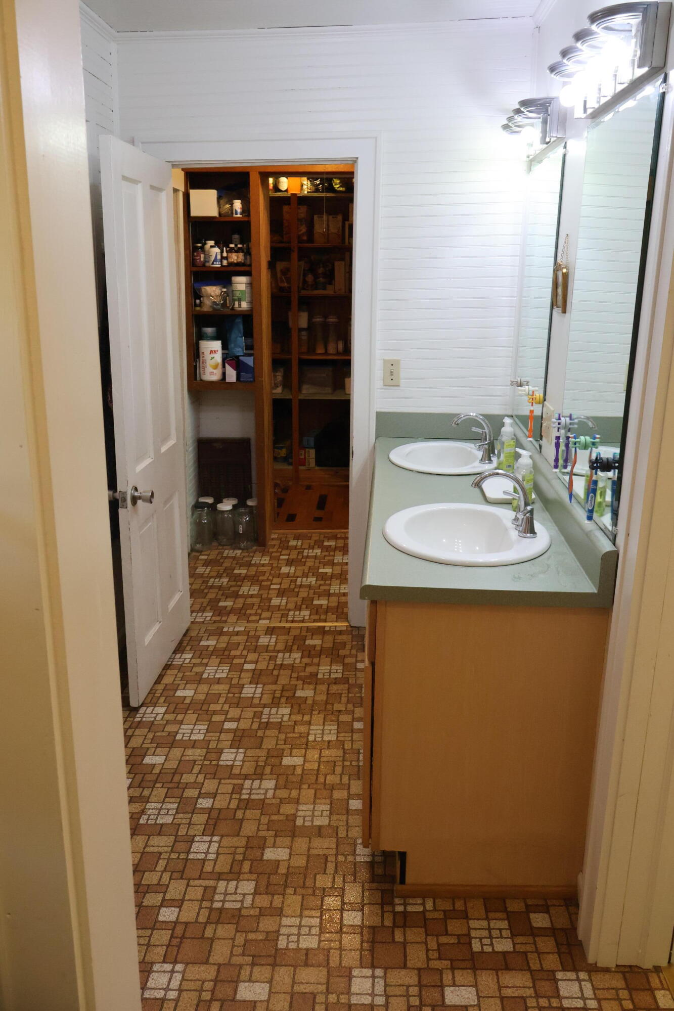 main property photo 44