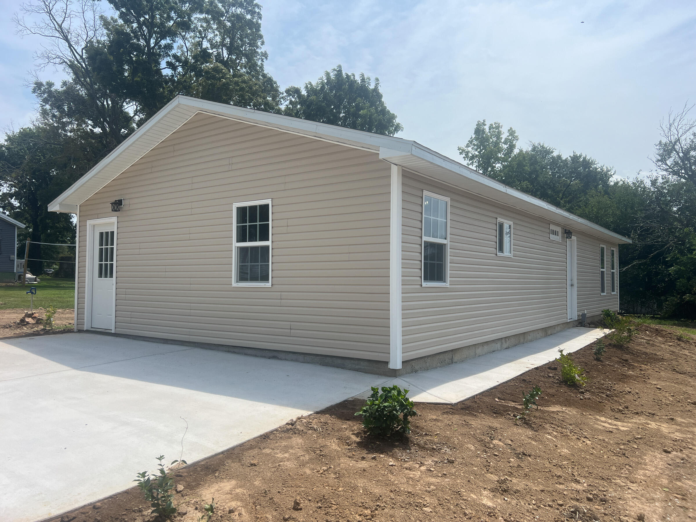 main property photo 18