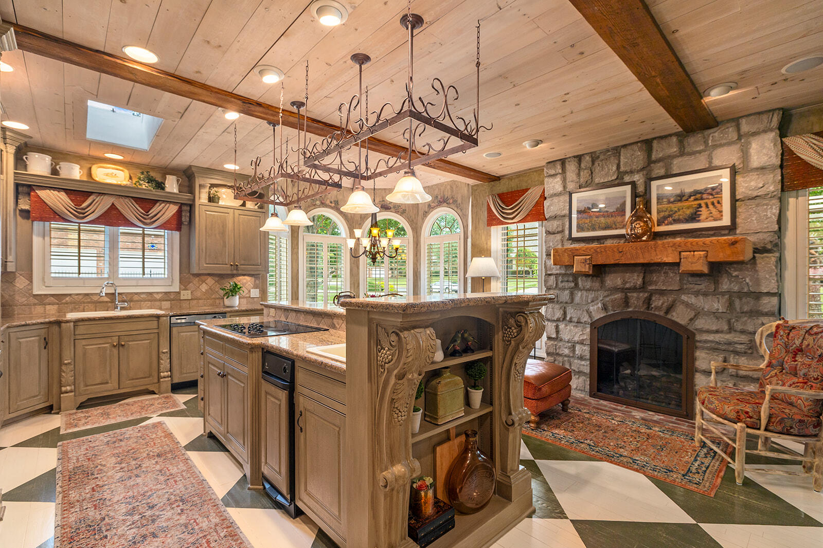 main property photo 25