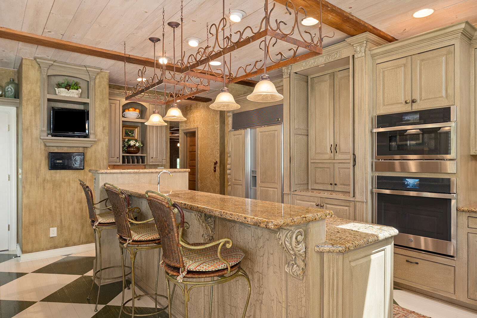 main property photo 31